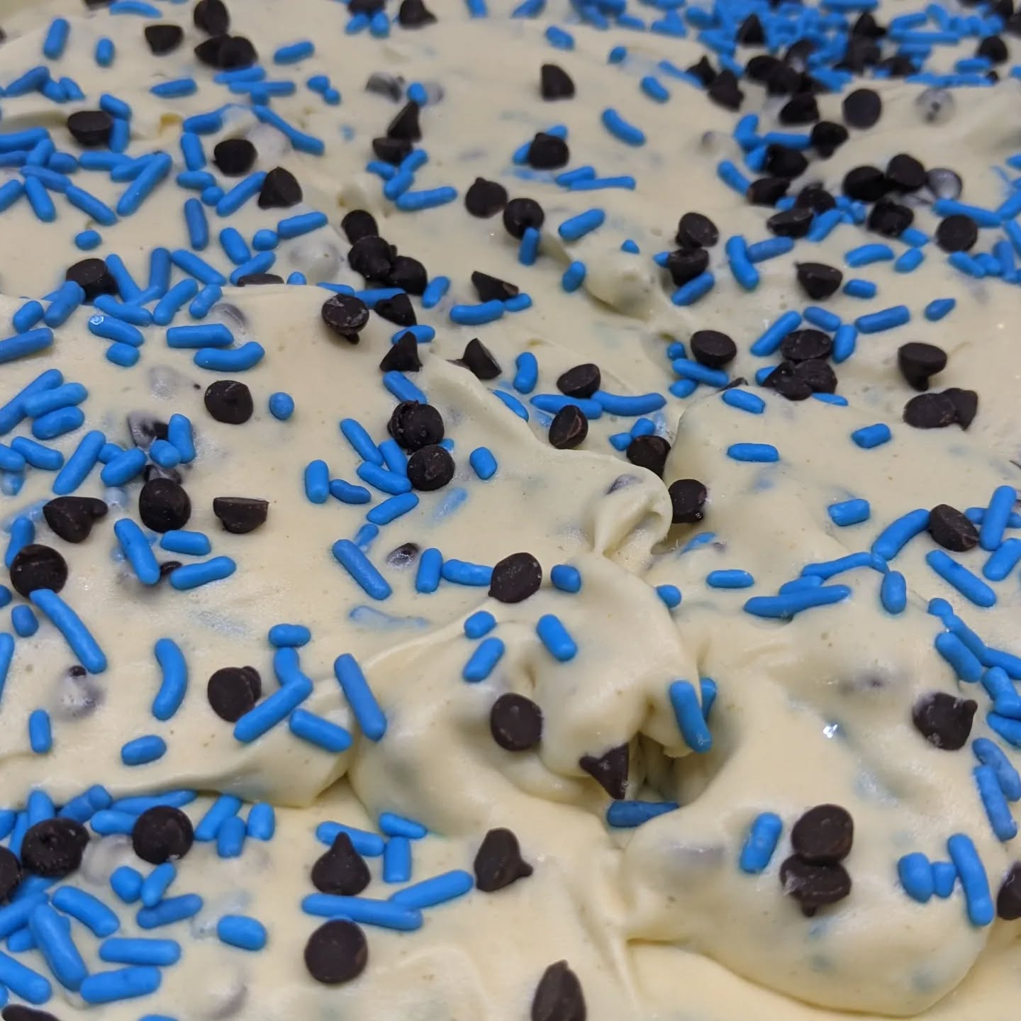 A tale as old as time (and true as it can be), there's no better way to celebrate the approaching summer than with our newest limited edition flavor of Beauty and the Cream! A cake batter base with mini chocolate chips and blue sprinkles, it's the perfect complement to this weekend's slate of Beauty and the Beast shows at @mayopac 🥀