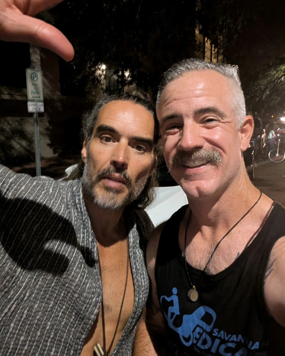 Heard Russell Brand was looking for a revolutionary ride. Hope our pedicab qualified.
#SavannahScene #RussellBrandMeetsSavannah #savannahpedicab #savannahstaple #savannahbiketaxi #pedalpower