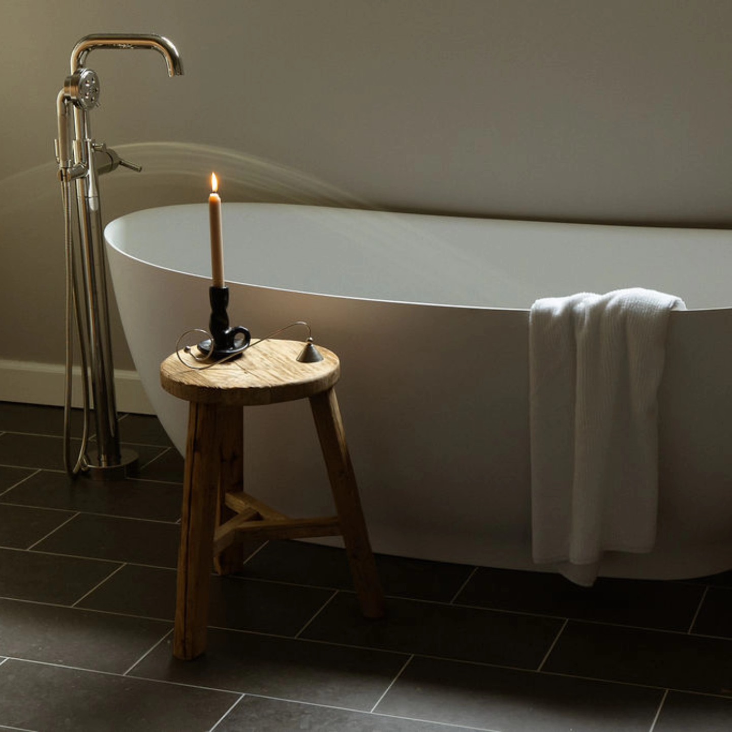 Need to switch out a 90's jetted tub? We got you covered!
Design @cassieklassenhome
Photos @katieskinner.interiors
Construction @danbrentana