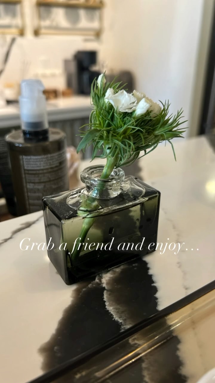 Make your Valentine’s Day plans with us! Bring a friend, partner or your new crush 😉and immerse yourselves in nourishing skincare, refreshing drinks, and music on vinyl —an experience filled with love, laughter, and connection. We would be truly honored to share this special day with you! Space is limited for our February 14th “Spread The Love” social facial event, so don’t wait—reserve your spot now by booking online through the link in our bio. Let’s celebrate love and self-care together! 710 Mass St, Lawrence, KS
#downtownlawrence #valentinesday #datenight #galentines #selfcare