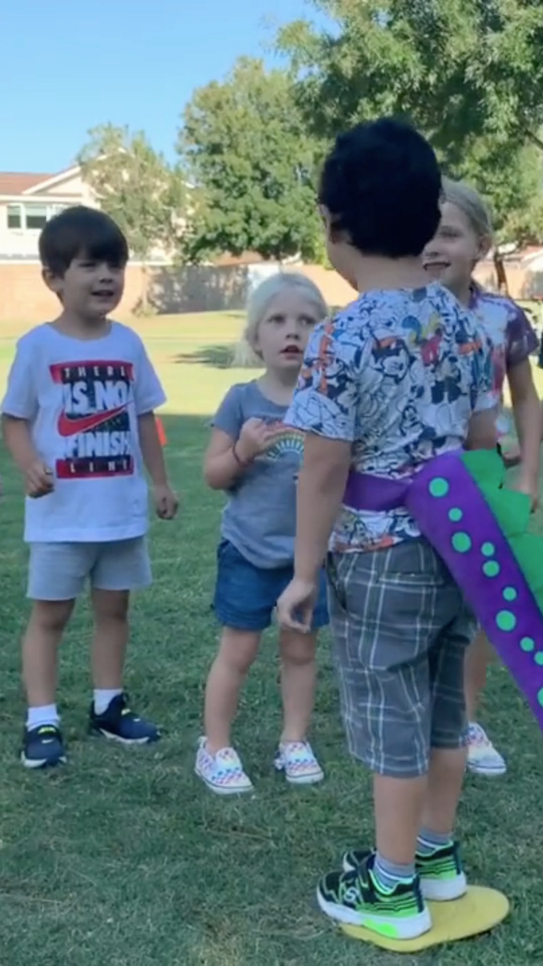 Homeschool day dragging?
Bad weather keeping kids inside?
Or just need a quick brain/body break?
Snack Attack is one of my favorite no-prep movement games — it works inside or outside and with mixed ages.
👉 Comment PLAY and I’ll send you the game for free 💛
#brainbreak
#bodybreak
#homeschoollife
#preschoolteacher
#movementmatters
#grossmotorskills