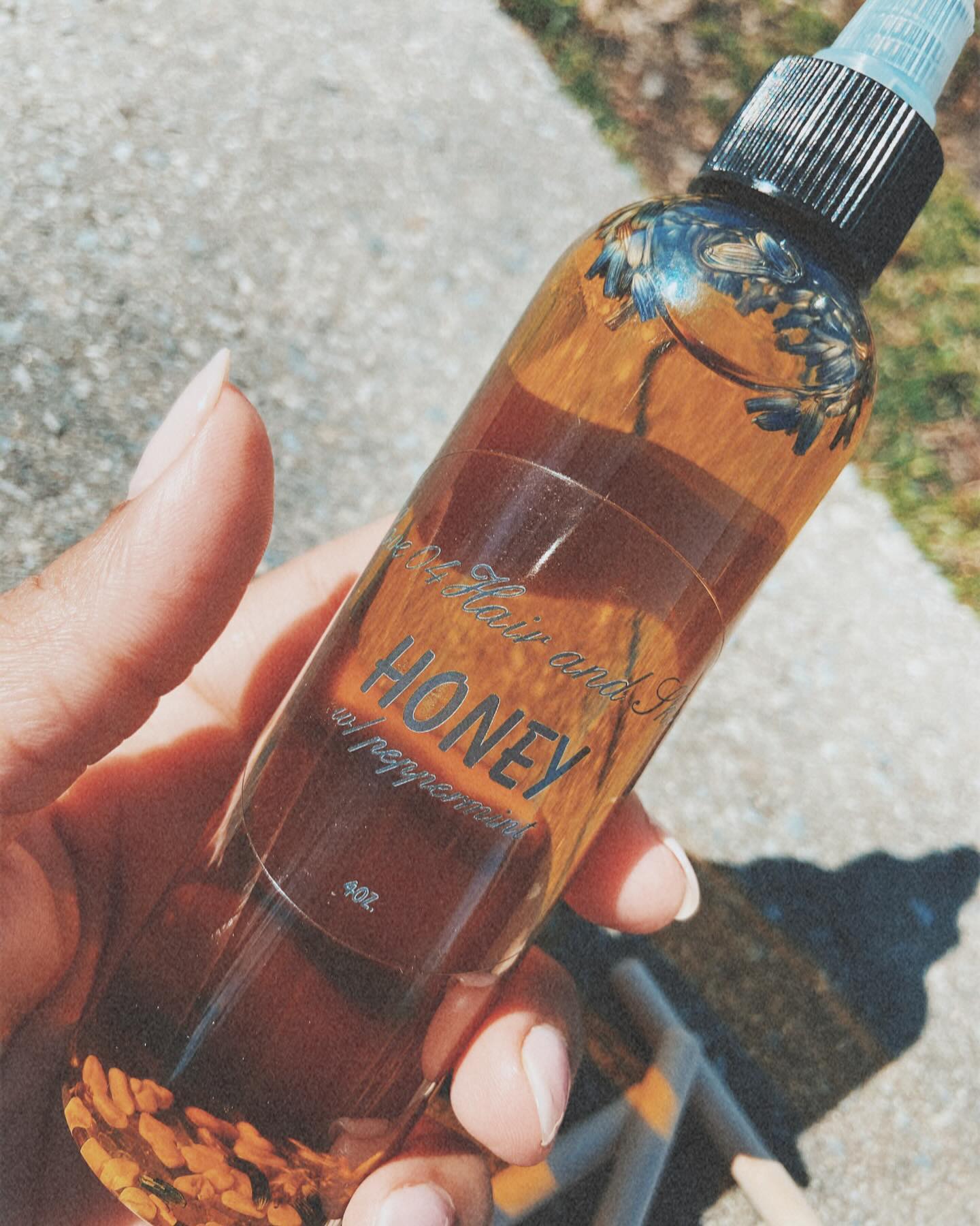 HONEY Hair and Skin Rejuvenating Oil is lightweight but packs a punch. It’s made with 100% organic oils, essential oils, and infused with Fenugreek Seeds, Lavender Buds and other botanicals. It improves blood circulation on the scalp, reduces hair breakage, reduces scalp and skin inflammation, promotes hair growth and has antibacterial properties. Honey also contains a natural source of sulfur that gives hair its healthy strength and elasticity. Enjoy Honey’s soft, but, deliciously sweet aroma, topped with notes of mint!
Includes: Cookies Shampoo, Creme Conditioner, Invigorator Hair Tonic, Honey Hair & Skin Rejuvenating Oil