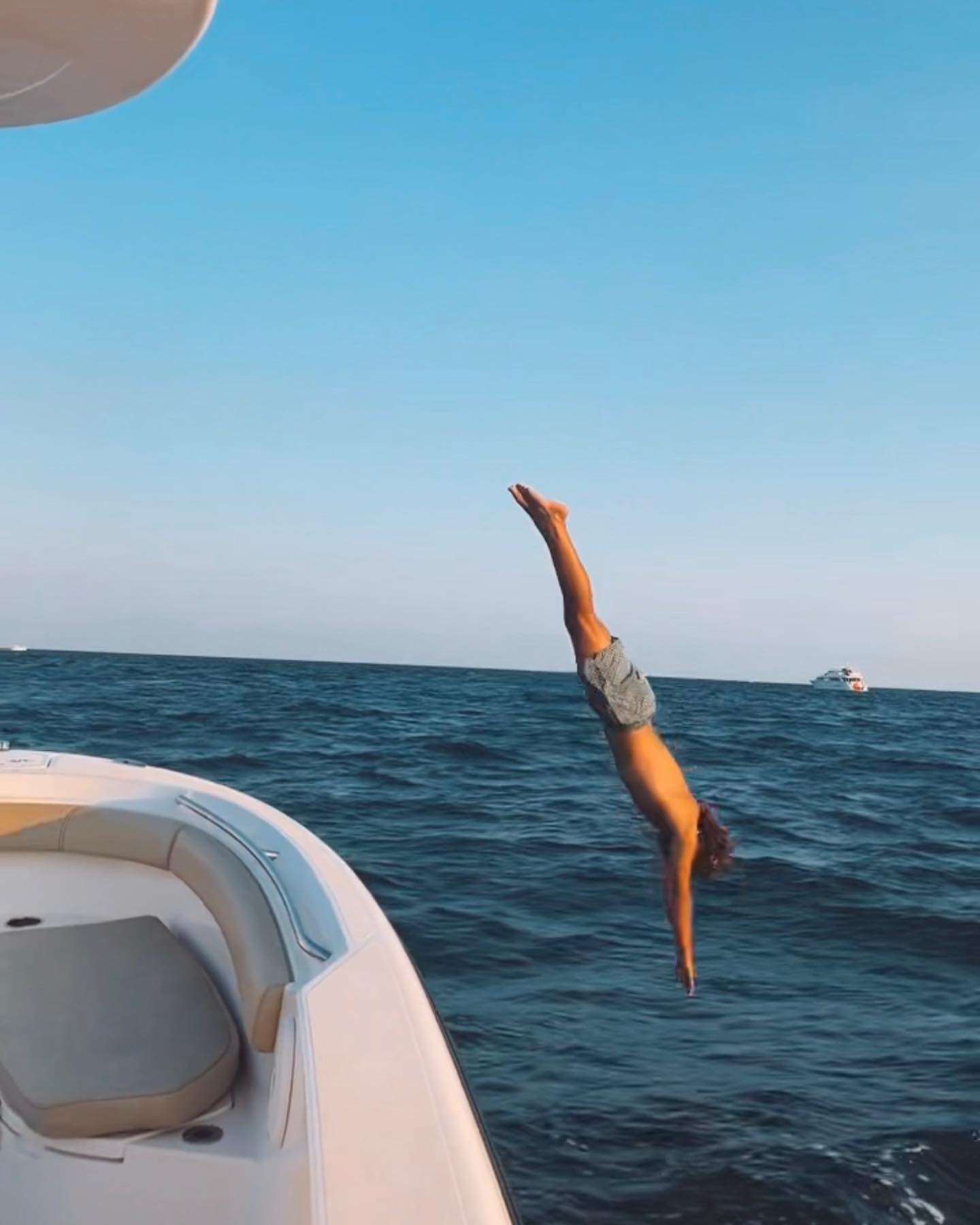 Deckhand Duties
#ocean #boatlife #fyp #yachtie #explore