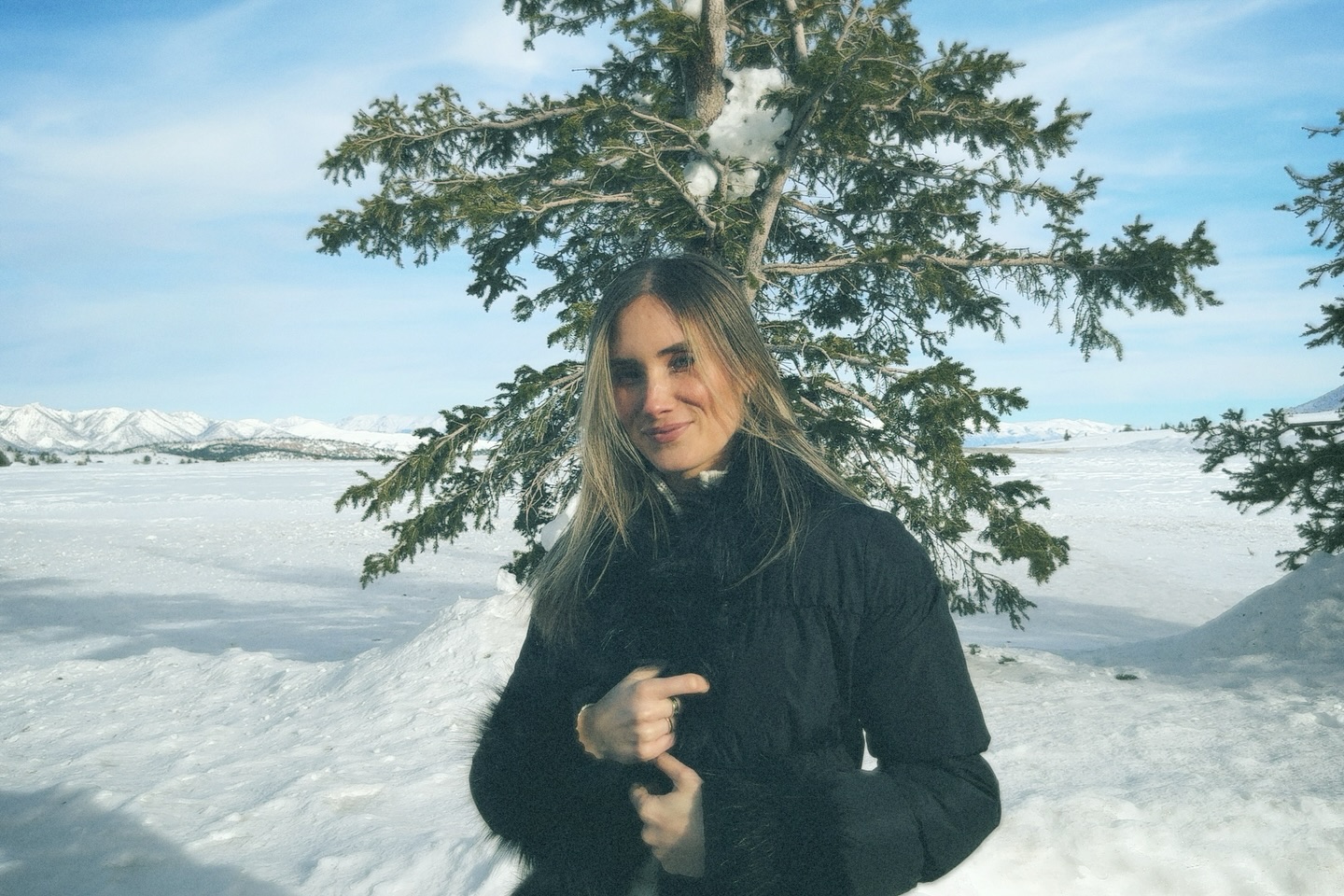 my new song Freeze is finally out for ya… so here I am freezing my ass off 🧊