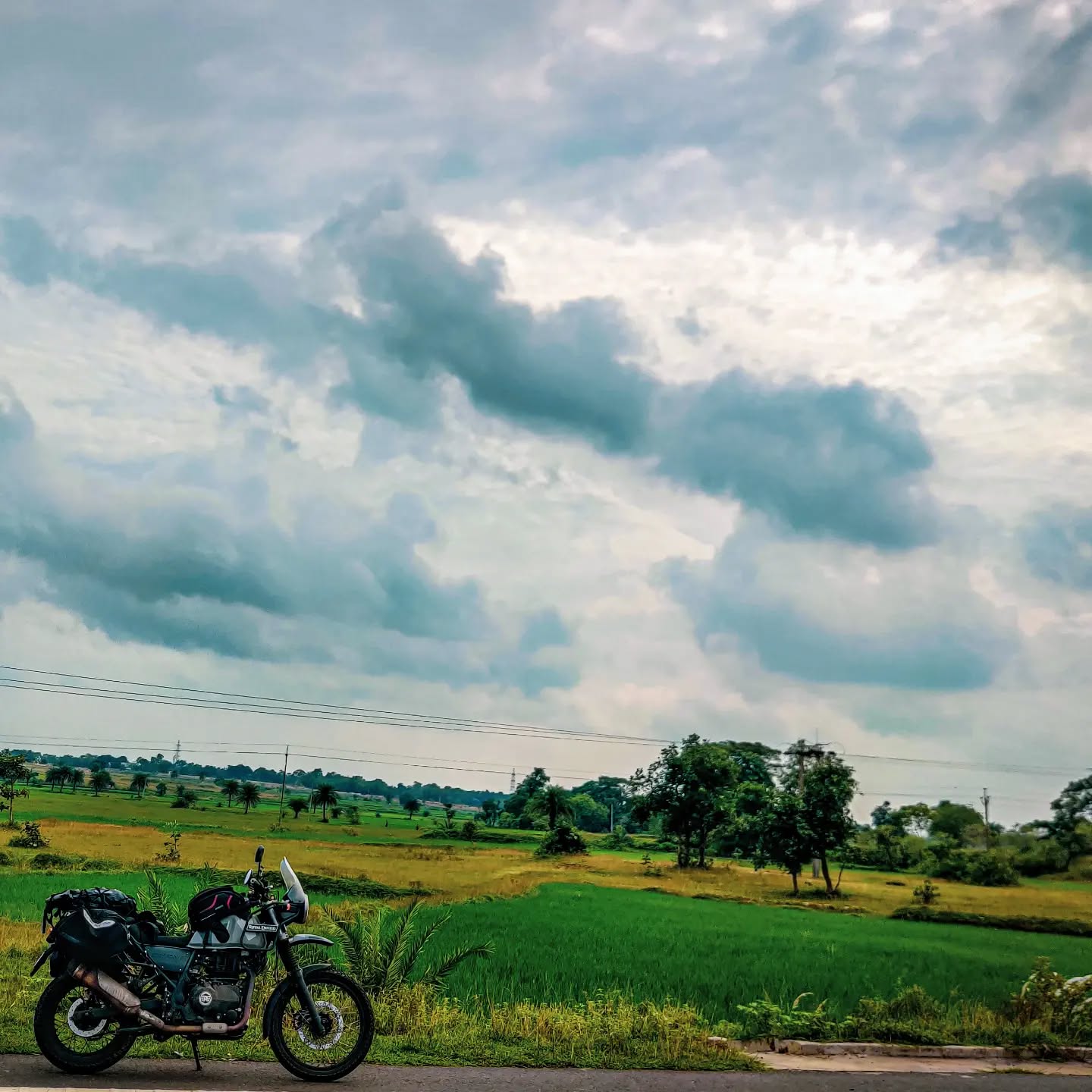 You find the best of riches on the road. And, I'm not talking money here. That would be cheap and fucking biblical. #JustSaying
#bikersofinstagram #bikersofindia #travelgram #royalenfield #himalayan #gooutandlive #thebestpeoplearound #RidePure #PureMotorcycling #RoyalEnfield #RoyalEnfieldRides #RoyalEnfieldTribe @RoyalEnfield @RoyalEnfieldRides @RoyalEnfieldTribe