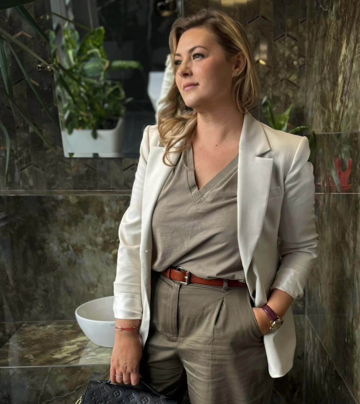 Autumn is in the air 🍂 and it's the perfect season's start to get better acquainted!
I'm Helen Koss, the heart and soul behind Helen Koss Interiors.
Ever since I can remember myself, I've been fascinated by how spaces can tell stories and evoke emotions.
With a Master's in Architecture, I've been lucky enough to turn that passion into my life's work!
My journey in design is fueled by a love for fashion, nature, and all things art.
But there's more to me than just design! I'm a proud mom and a loving wife, and my family is my greatest source of joy and inspiration. ❤️ We share our home with an adorable French Bulldog who keeps us on our toes and fills our days with laughter. 🐶
I'd love to get to know you too! Share a bit about yourself in the comments below. 💬
#HelenKossInteriors #MomLife #WifeLife #FrenchBulldogMom #DesignWithHeart #InspirationEverywhere