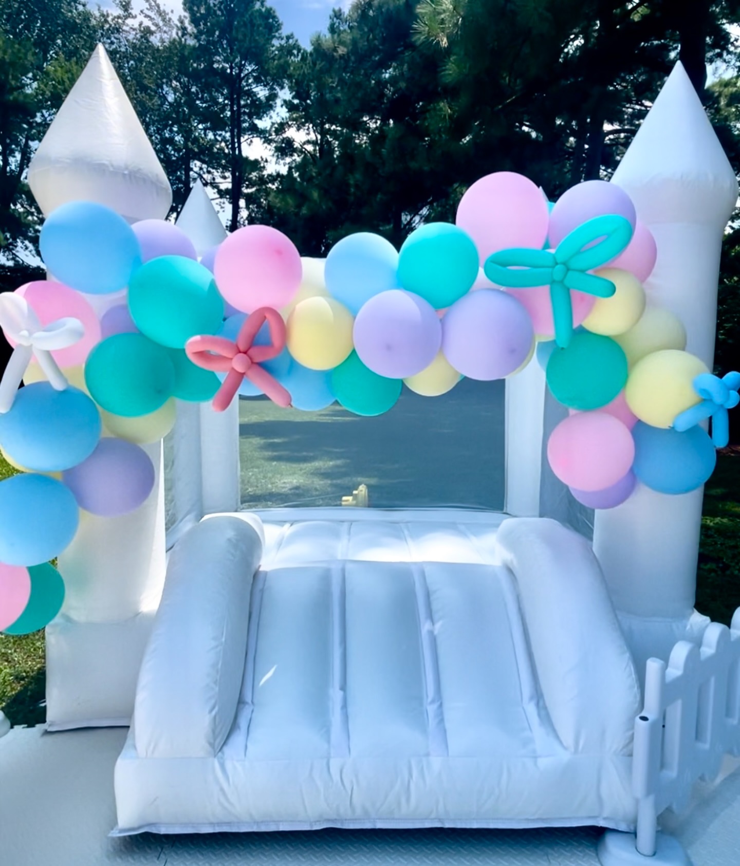 Details that make it magic 💕
#BounceHouseRental #ToddlerBounceHouse #SoftPlayRental #757bouncehouserentals #chesapeakemoms
