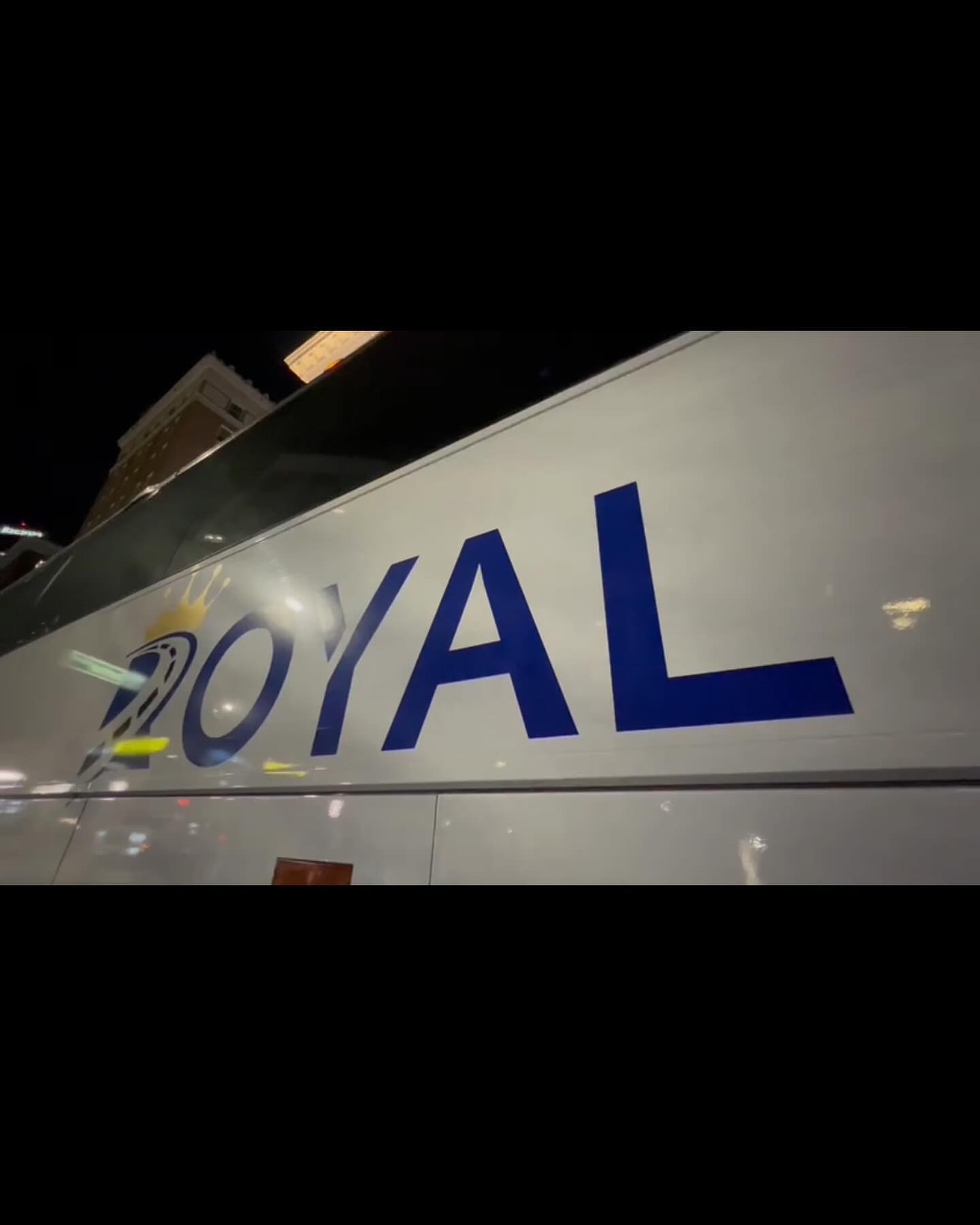 Travel in style with Royal Synergy Charter Buses! Whether it’s your dream wedding, a thrilling day at the theme parks, or seamless airport transfers, we’ve got you covered. Experience luxury and reliability in every ride. 🚍💍 #OrlandoCharters #RoyalSynergy #WeddingTransport #ThemeParkTrips