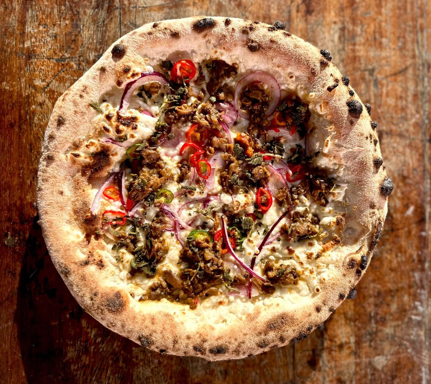 Our February Specials are out a day early, and we cannot wait to share with you this monthās flavours. We have been inspired by a white creamy ragu from Tuscany, packed with flavour! Available all February!
LA TOSCANA
No sauce, fior di latte, creamy pork & beef ragu cooked in white wine, red onions, fresh chilli, crispy sage
VELLUTO
No sauce, fior di latte, home made creamy soy mushroom mince cooked in white wine, red onions, fresh chilli, crispy sage
THE FORAGER
No sauce, vegan cheese, home made creamy soy mushroom mince cooked in white wine, red onions, fresh chilli, crispy sage