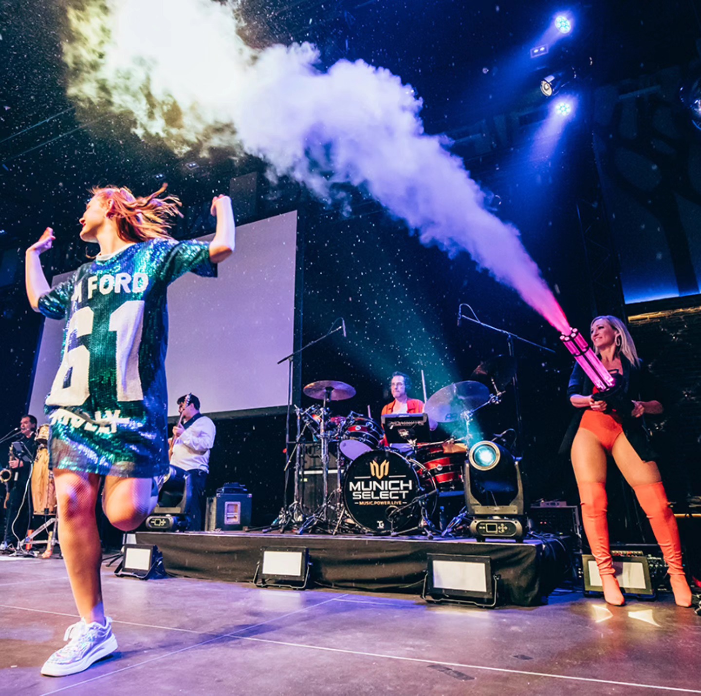 Vibes! Energy! Entertainment! LIVE!
#munichselect
#munichselectband
#Liveband
#party
#Partyband
#showband