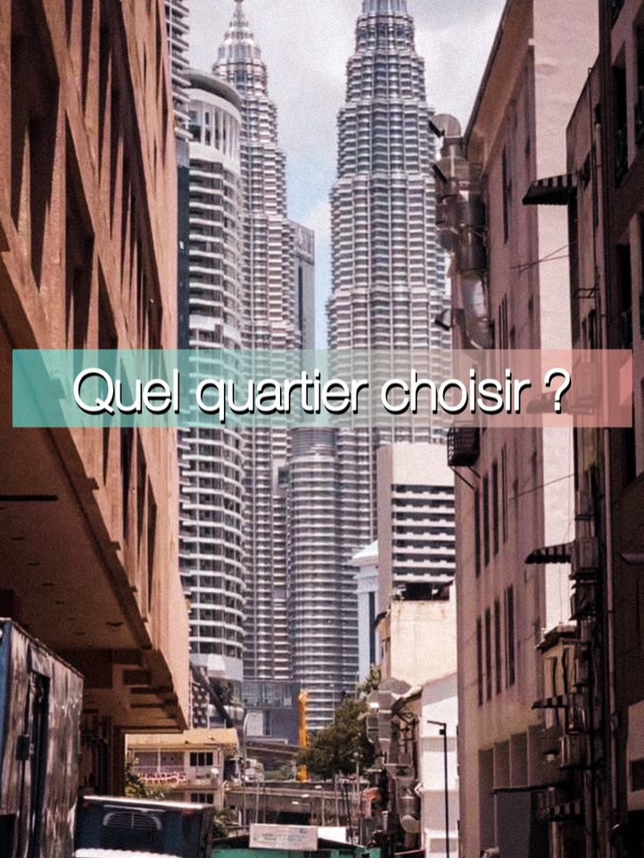Choisir où dormir à Kuala Lumpur, c’est clairement ce qui peut changer toute ton expérience du voyage.
KL, ce n’est pas une ville “simple” à lire quand on arrive pour la première fois.
Chaque quartier a sa vibe, ses avantages… et ses pièges aussi.
Je vois très souvent des voyageurs réserver un hôtel “au hasard”, ou juste parce que “ça a l’air central sur Booking”.
Résultat : trop loin, mal desservi, ou pas du tout adapté à leur façon de voyager.
Dans ce carrousel, je t’ai regroupé 6 quartiers que je recommande vraiment, selon ce que tu recherches :
– la vue waouh
– l’animation
– le calme
– le budget
– ou un bon équilibre entre tout ça
Ce sont des quartiers que je connais de l’intérieur, que j’ai testés, traversés, recommandés des dizaines de fois à mes voyageurs.
Il n’y a pas UN meilleur quartier à KL.
Il y a le bon quartier pour toi, ton rythme, ton voyage.
👉 Dis-moi si tu voyages plutôt team central, calme, ou bon plan ?
Et commente « HOTEL » si tu veux recevoir ton guide de Kuala Lumpur avec quelques petites adresses d’hôtels sympas 😉