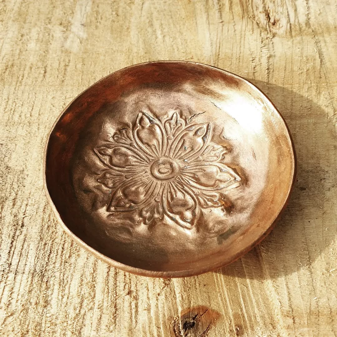 Excited to share the latest addition to my #etsy shop:
Copper Mandala Trinket Dish - Ring Dish - Crystal Gemstone Dish
https://etsy.me/3wazqcw
#handmade #mandala #trinketdish #handmadeuk #copper