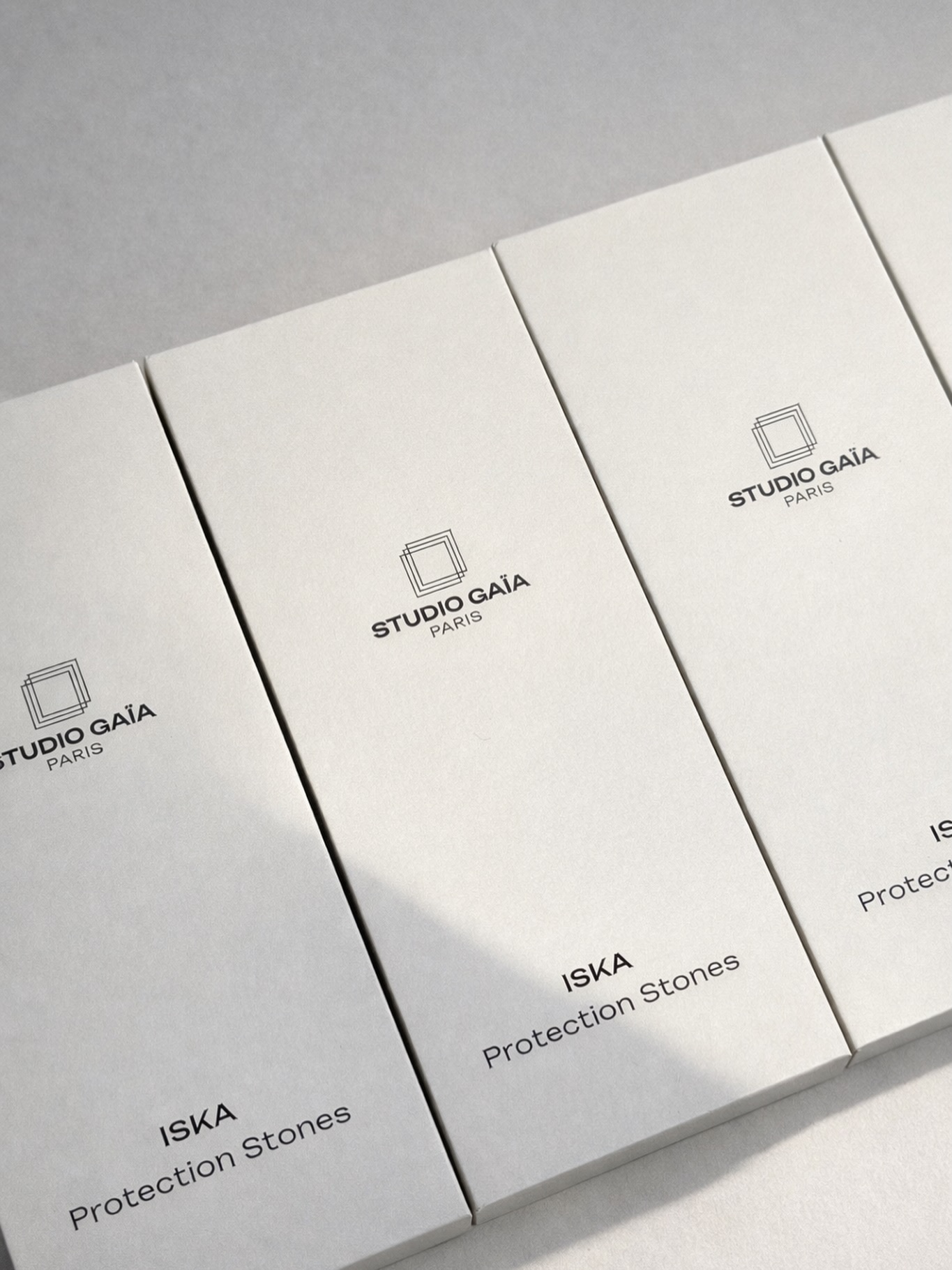 STUDIO GAÏA - Collectible furniture and objects in exceptional natural stone