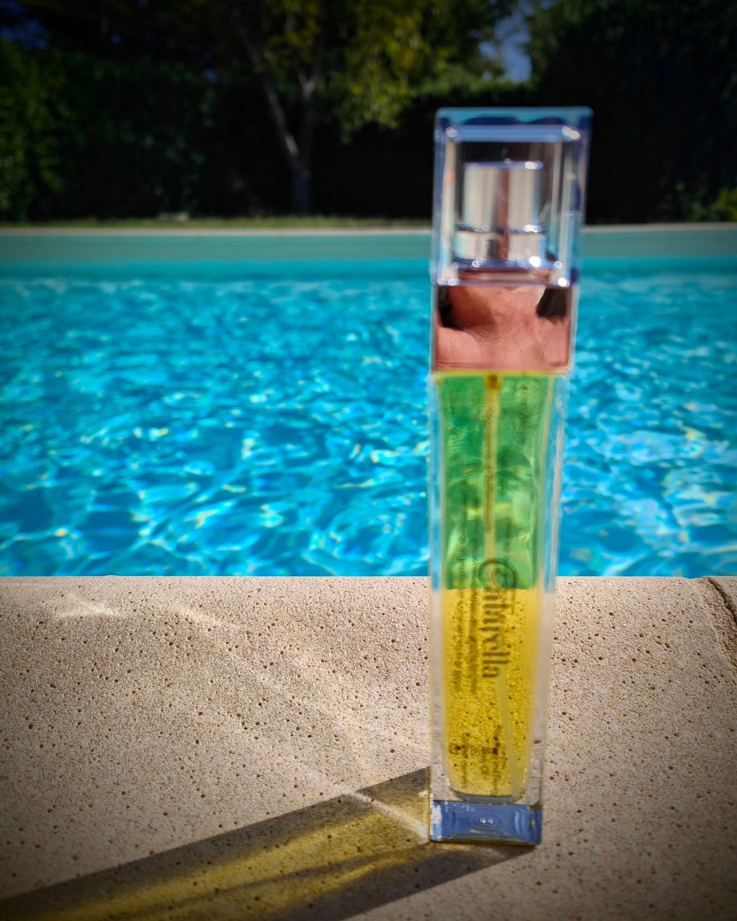 Idéal après une journée piscine ou plage, notre huile nourrissante sera parfaite pour redonner les vertus nécessaires à votre peau pour sublimer votre bronzage ☀️.
(Ne pas confondre avec une huile de protection solaire).
#calarellacorsica #skincare #corse #corsica #skincare #beauté #bio #naturelovers #naturel #peau #cosmetique #cosmetiquesnaturels