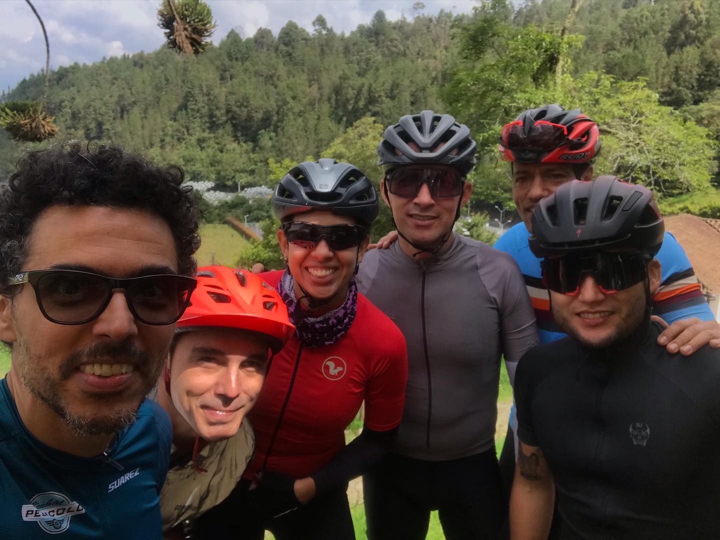 Good old & new friends!
🇨🇴⛰🚲🇪🇸
•
•
•
•
•
#cyclingculture #insearchofup #cyclingmemories #roadcyclingpics #ridelots #lifebehindbars #roadporn #whyiride #roadslikethese #cyclingporn #fromwhereiride #beautyofcycling #cyclingphotography #whereiride #outsideisfree #wymtm #switchbacks #instaroads #mountainpass #fromwhereweride #cyclingadventures #roadcyclist #cyclingshots #roadstotravel #mountainphotography #roadstoride #natgeotravels #cyclingtour #cyclingholidays #cyclingaddiction