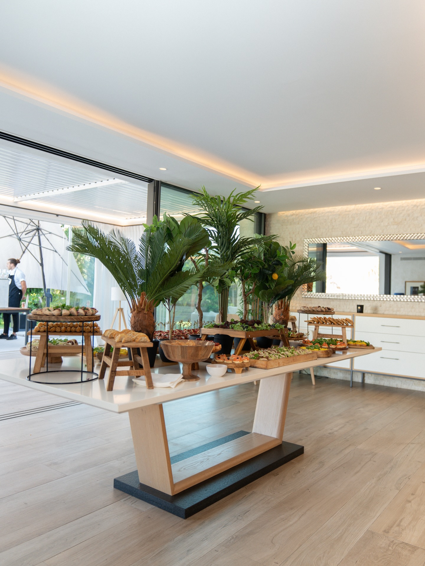 Effortless events, beautifully done 🥂
When everything is thoughtfully prepared, you can simply enjoy the moment.
At Dani’s Catering, we bring together flavor, atmosphere and care to create celebrations that feel easy and memorable ✨💐
Let’s plan yours.
📞 +34 602 687 187
📧 Dani@daniscatering.es
#DanisCatering #MarbellaCatering