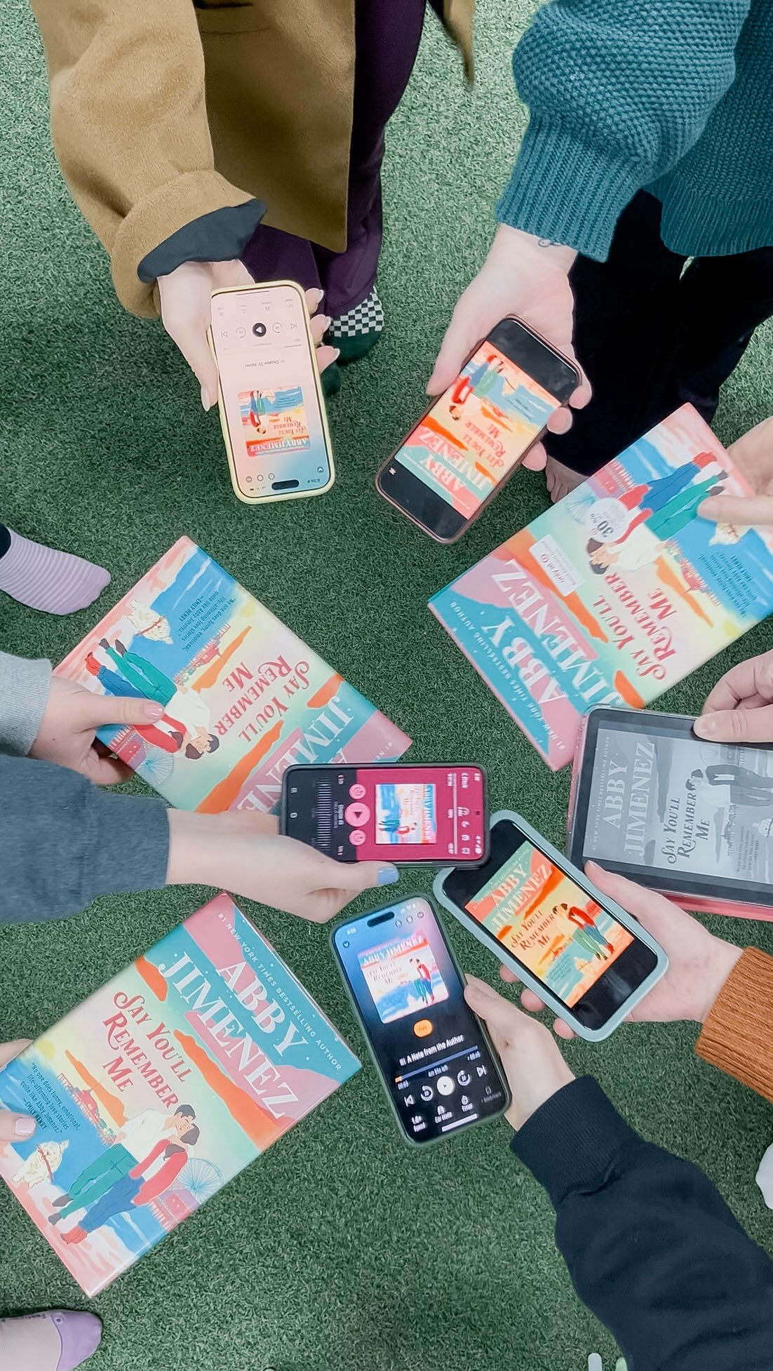 Take a peek into our monthly book club! This month’s book was “Say You’ll Remember Me”. Talk about good food, great conversation, and even better company 📖🤍 It doesn’t get any better than this!
This monthly book club is currently full but keep an eye on our social media and website www.littleleafplaystudio.com/bookclub for the next available openings!