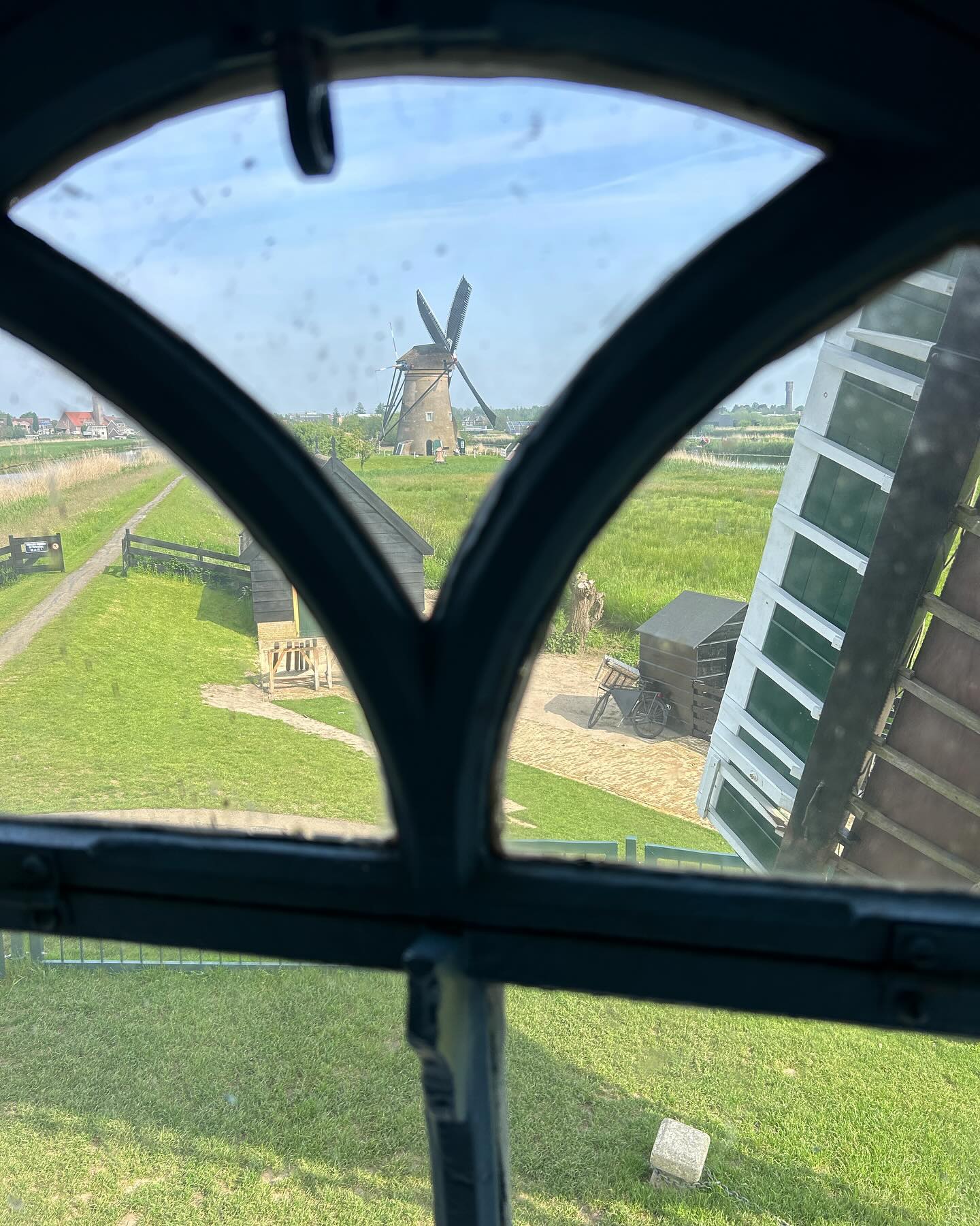 Kinderdjik - listed as UNESCO World Heritage in 2020. 19 windmills were built between 1630 and 1740 to drain water out of the surrounding lands. 💦This group of mills is the largest concentration of old windmills in the Netherlands. 💨 Gorgeous!!