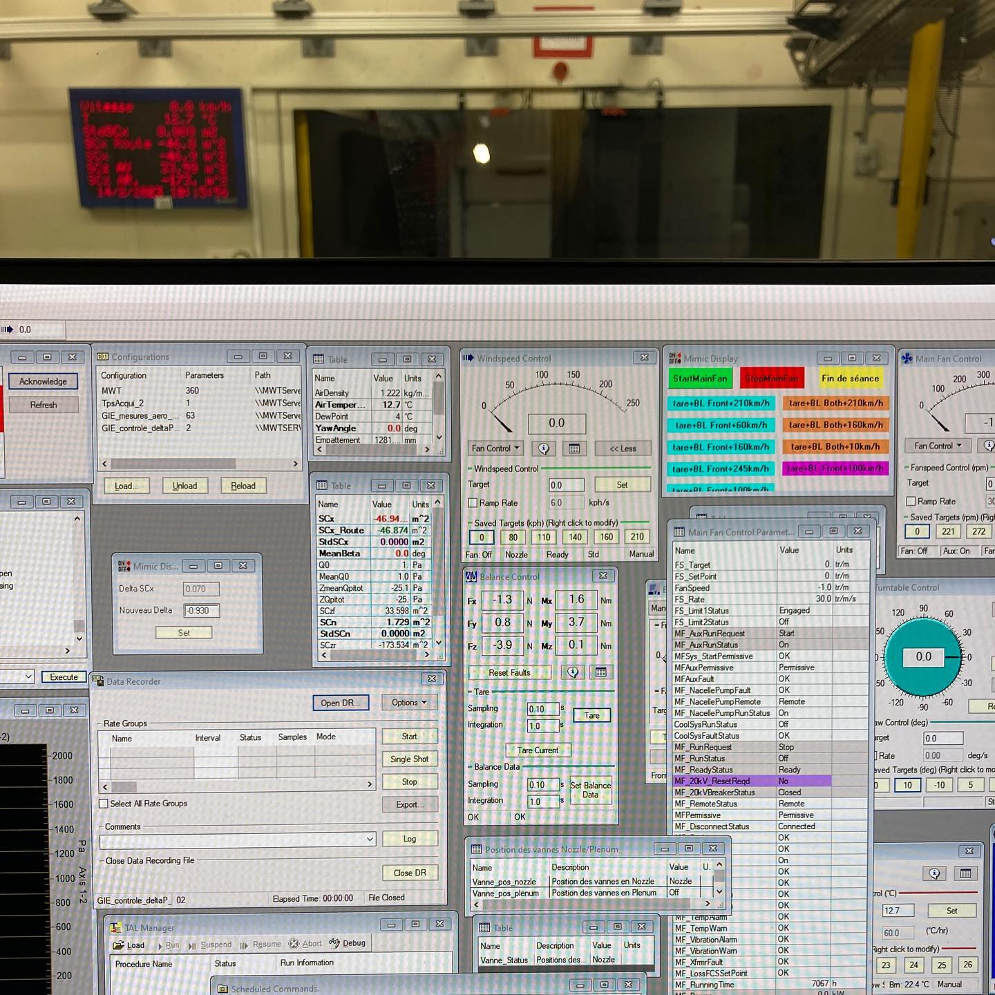 Une autre journée à la soufflerie… En train de prototyper le futur 😍
.
#design #entrepreneur #windtunnel #future #transportation #sustainable #onaimelesboutons #data #productdesign #itsnotapple #windowsdisplay #designerlife