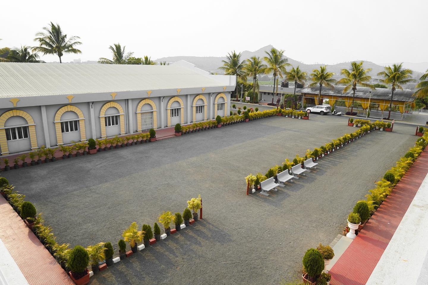 A resort located right in the laps of Mother Nature.
Experience clean air and environment with @hotel_jeevan
For bookings visit our website
https://hoteljeevanmanchar.com/hotel-jeevan
OR
Contact: 09890686910
#resort #maharashtratourism #bhimashankar #jyotirling #malshejghat #junnar #manchar #offbeat