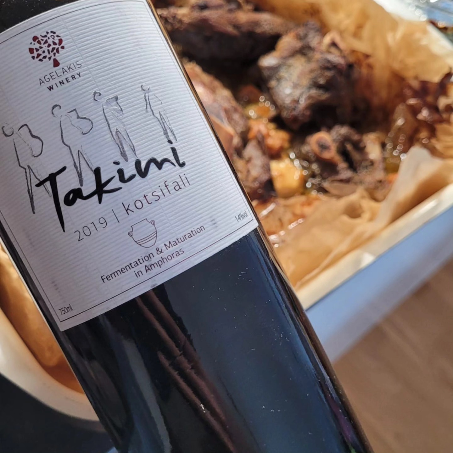 Takimi Kotsifali - Merlot 2019 from Agelakis Winery (@agelakis_winery)
Kotsifali and Merlot come together in this third wine. A hint of barnyard on the nose opens up to a mellow, balanced palate with smooth, rounded edges. The 14% ABV is seamlessly integrated, adding just enough warmth without overpowering the fruit. 92 points.
#Takimi #Kotsifali #Merlot #AgelakisWinery #CretanWine #GreekWine #WineJourney #WineSeries #WineTasting #WineLover #CreteWine #WineReview #WineLife #RedWine #GreekVineyards #MediterraneanWine #WineExperience #DrinkGreek #WineOfTheDay #Instawine #Winetime #WineCommunity #GreekIslands #WineLove #DiscoverWine #WineAndFood #Vino #WineAndDine #CulinaryJourney #Winelovers