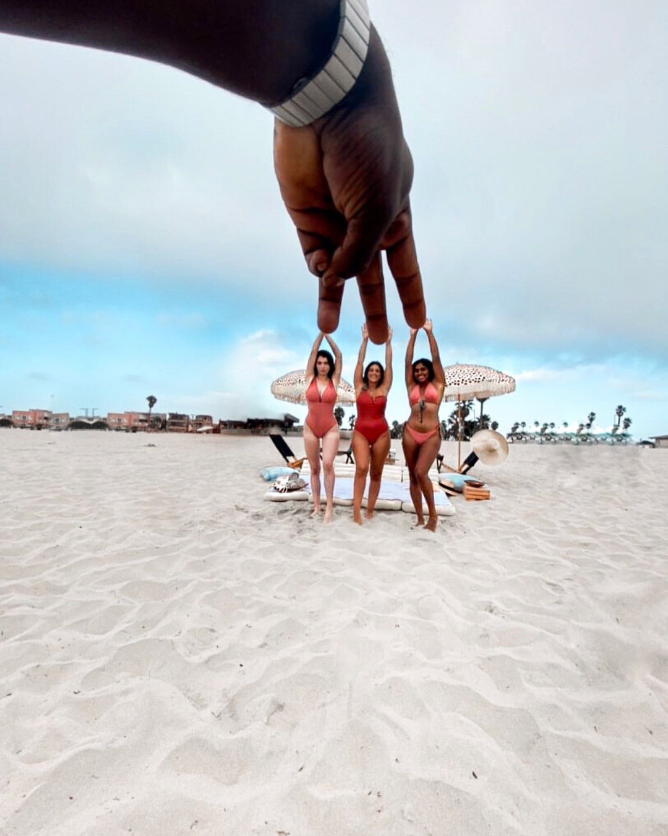 When just having fun on a set ☀️👙
#fashionshoot #photoshoot #usa #sandiego #ecofriendly #reversible #interchangeable #design #swimsuit #model #holidays #love #swimwear #luxury #brand #ecofabric #luxurydesign #fashion #designer #swimweardesigner #sun #sea #beach #paradise #happy #women #boss #girl #travel #travelgram