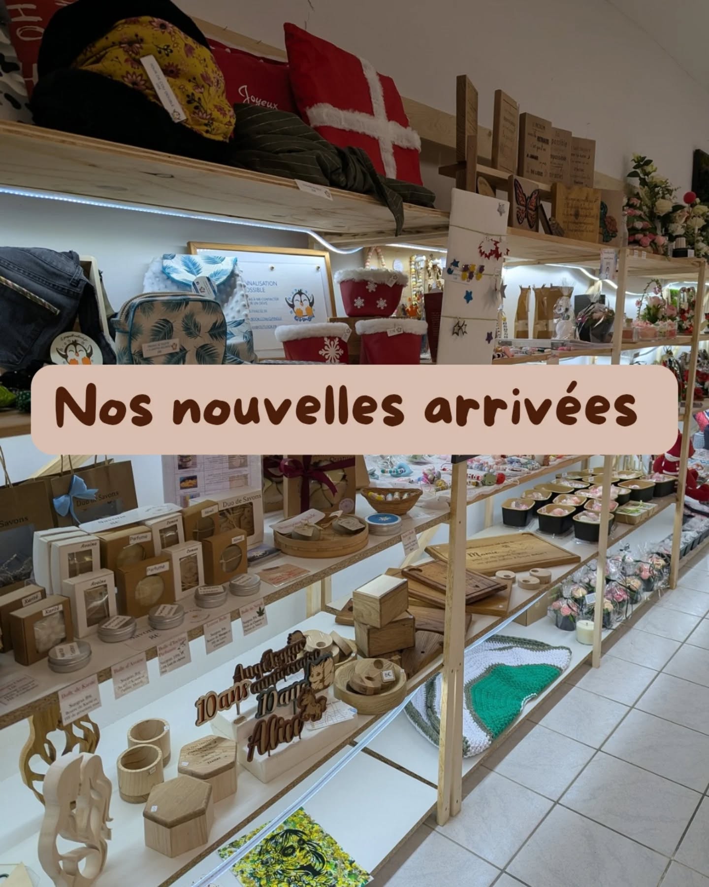 Des nouveaux artisans arrivent pour début février ! On vous présente rapidement une première partie. Venez dès mardi prochain découvrir les créations de @mapetitelilietcompagnie , de @luluzcrea et de @mariescrea