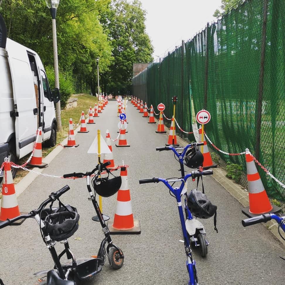 "La prévention par l'animation"
Association Secur'Action
#securiteroutiere #ecole #college #kids #securaction#maire #iledefrance #paris #trottinetteélectrique #permisdeconduire #safety #association #signalisation #codedelaroute #animation #prevention #sensibilisation #jeunesse #projet #vigilance #citoyen #conduite #theorie #apprendre #pratique #test #casque #protection @securite__routiere