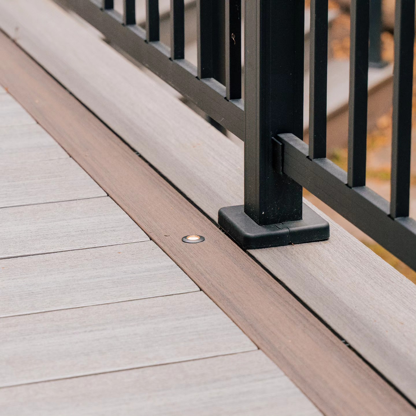 Deck perfection starts with the details! 🔥 Featuring stunning @deckorators Voyage deck boards in Sierra and Khaya for a unique multi-width design. ✨ @inlite_global Hyve 22 lighting adds the perfect glow, while the sleek @regalideas Urban Rail sits seamlessly on a @fortressbldgproducts Evolution steel frame for unmatched durability. 👌
#deckdesign #outdoorliving #deckorators #inlitelighting #regalideas #fortressbuilds #BlueMountainsDecks