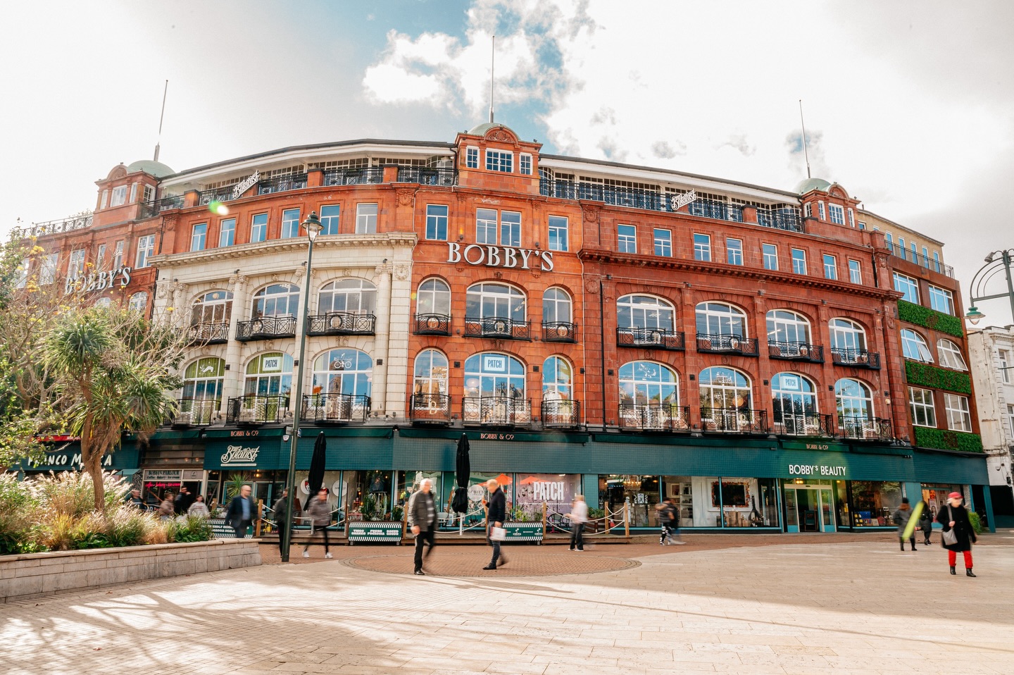 Swipe to see our progress throughout the years!
Built in 1915, reborn in 2021, and still evolving. Bobby’s Bournemouth now blends retail, food, drink and workspace under one iconic roof.
@jamesbridlephoto 📸
🧡