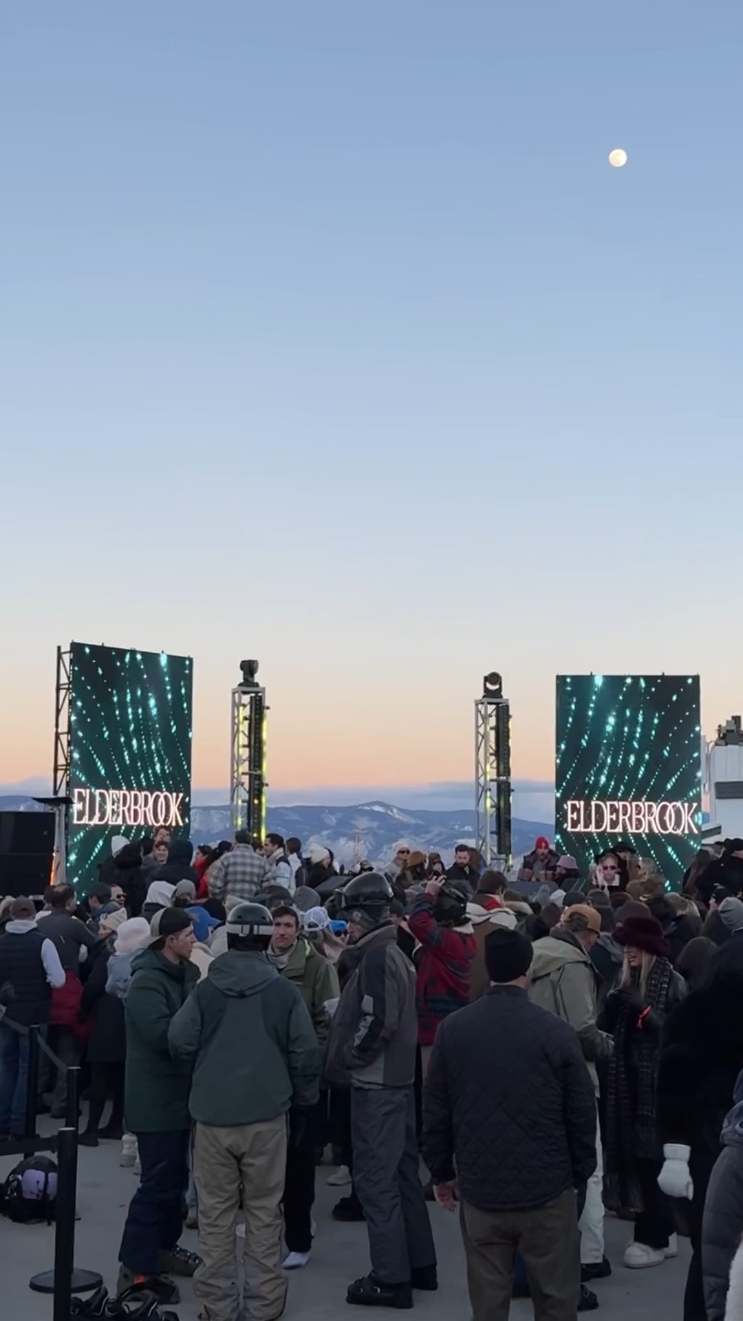 Full-service live event production.
We handle the details so you can focus on the experience!
✔ AV
✔ Staging
✔ Logistics
✔ Show day execution
📩 Email us now to start the conversation! --> services@six.live