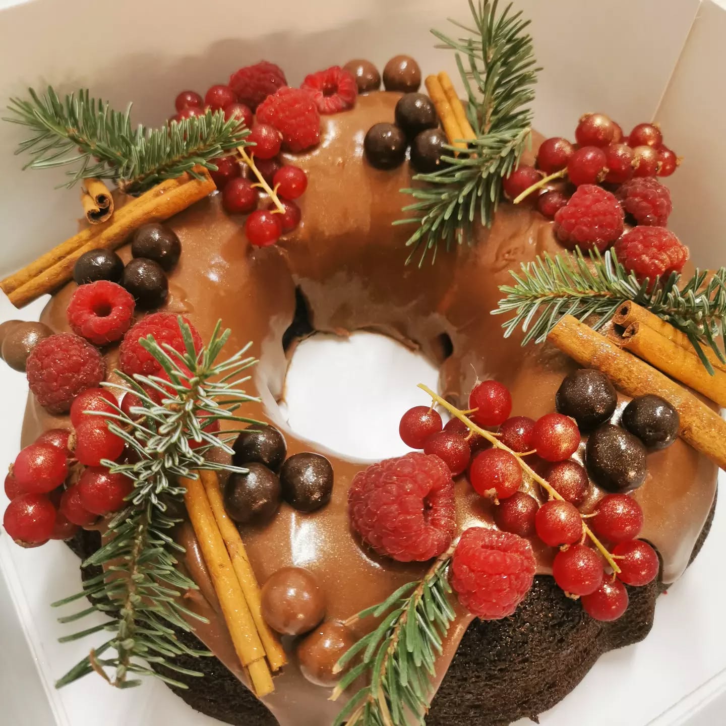 Chocolate Christmas Bunt Cake
#indicakesbcn #bundtcake #chocolatecake #chocolate #xocolata #christmas #christmascake #pasteldenavidad #pastisnadal #nadal2022