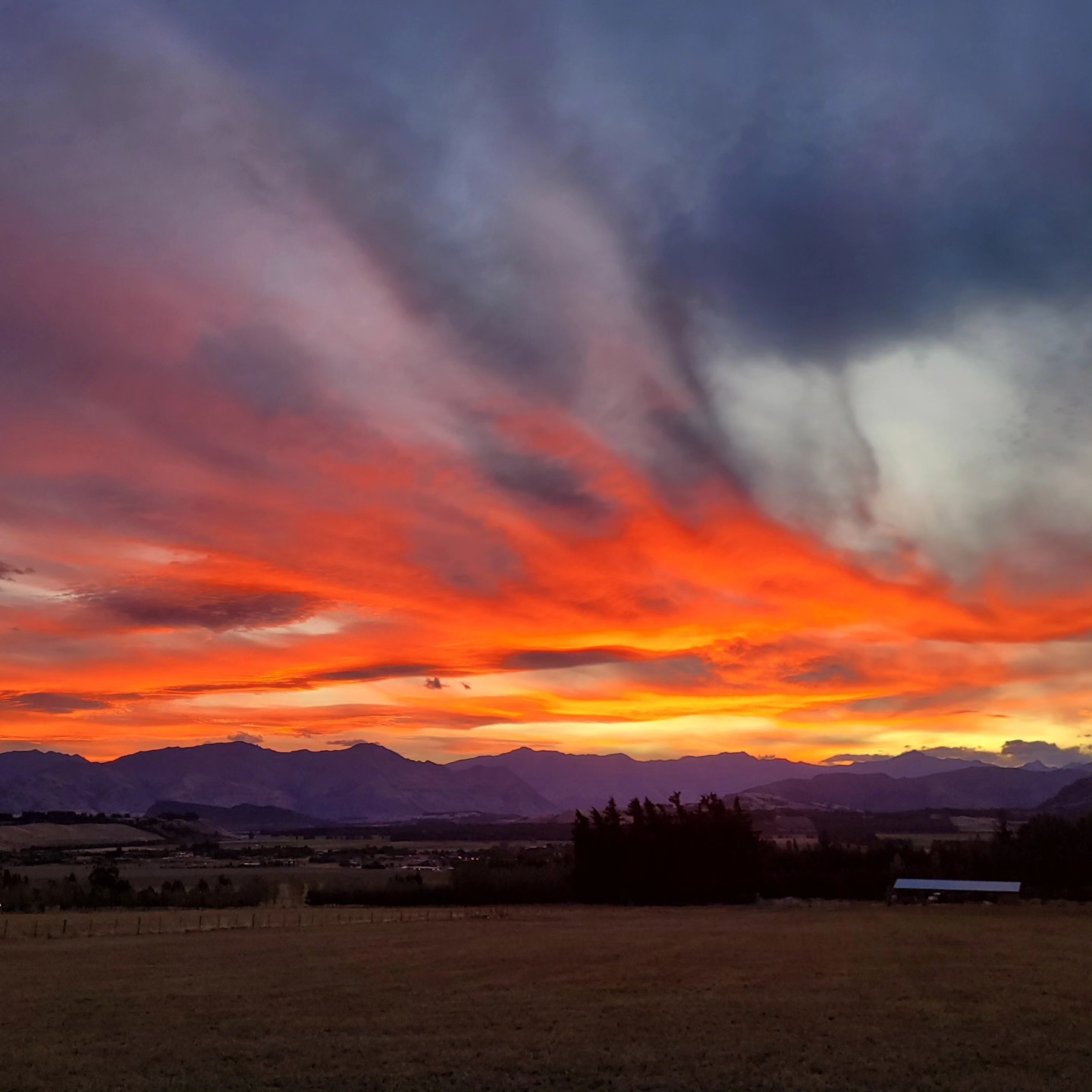 Evening at Mountain Spirit.
.
.
.
@purenewzealand #newzealand #wanaka #lovewanaka @wanaka #mountainspirit #meditation #retreats #yinyoga #experientialeducation #yurtstay #musicstudio