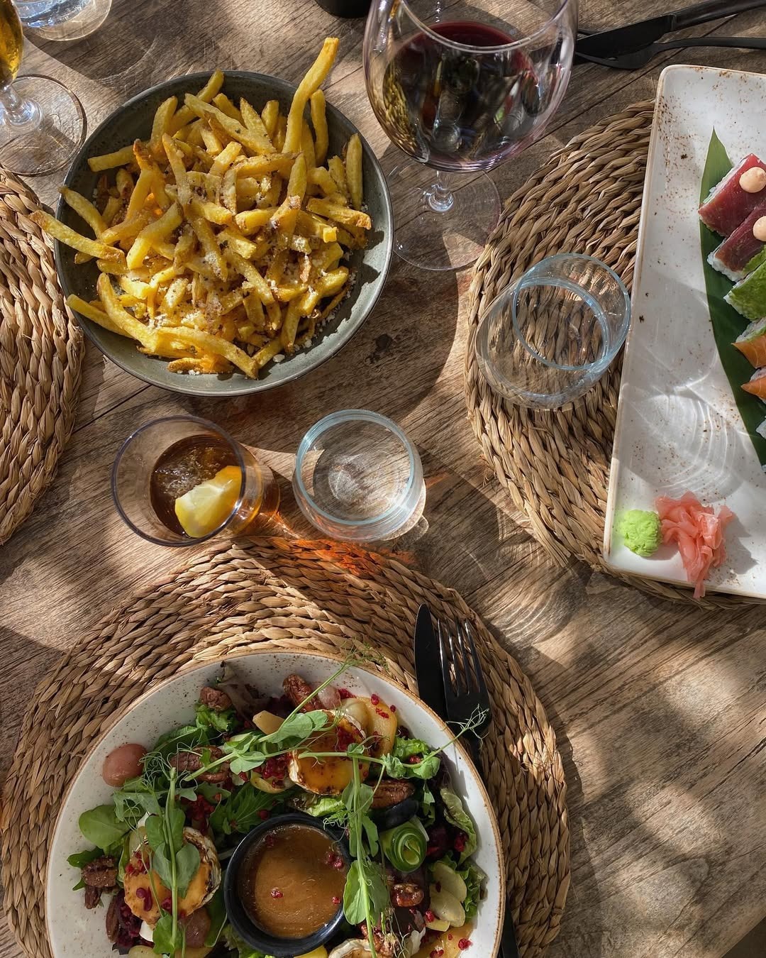 Textures, colors, ingredients 🥗✨
Food as an excuse
to stay a little longer.
#luumabeachrestaurant #luumabeachmarbella #marbellaweekend #marbellatrip #marbellalifestyle #marbellaspain #marbellavacation #elrosariobeach