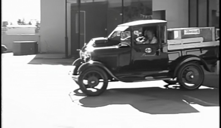 Four generations serving El Centro to Chula Vista — trusted local expertise meets modern comfort. For older single‑family homes, swapping an aging HVAC for a high‑efficiency system means quieter operation, lower energy bills, and healthier indoor air. Imagine mornings with better airflow, utility savings that add up, and financing that makes upgrades manageable. Curious which system fits your home on West Main or Otay Lakes? Tap to learn more — Link in bio 💬🏠🔧
#SoCalHomes #ElCentro #ChulaVista #HomeComfort #EnergySavings #HVACUpgrade #FamilyBusiness #IndoorAirQuality #ACReplacement