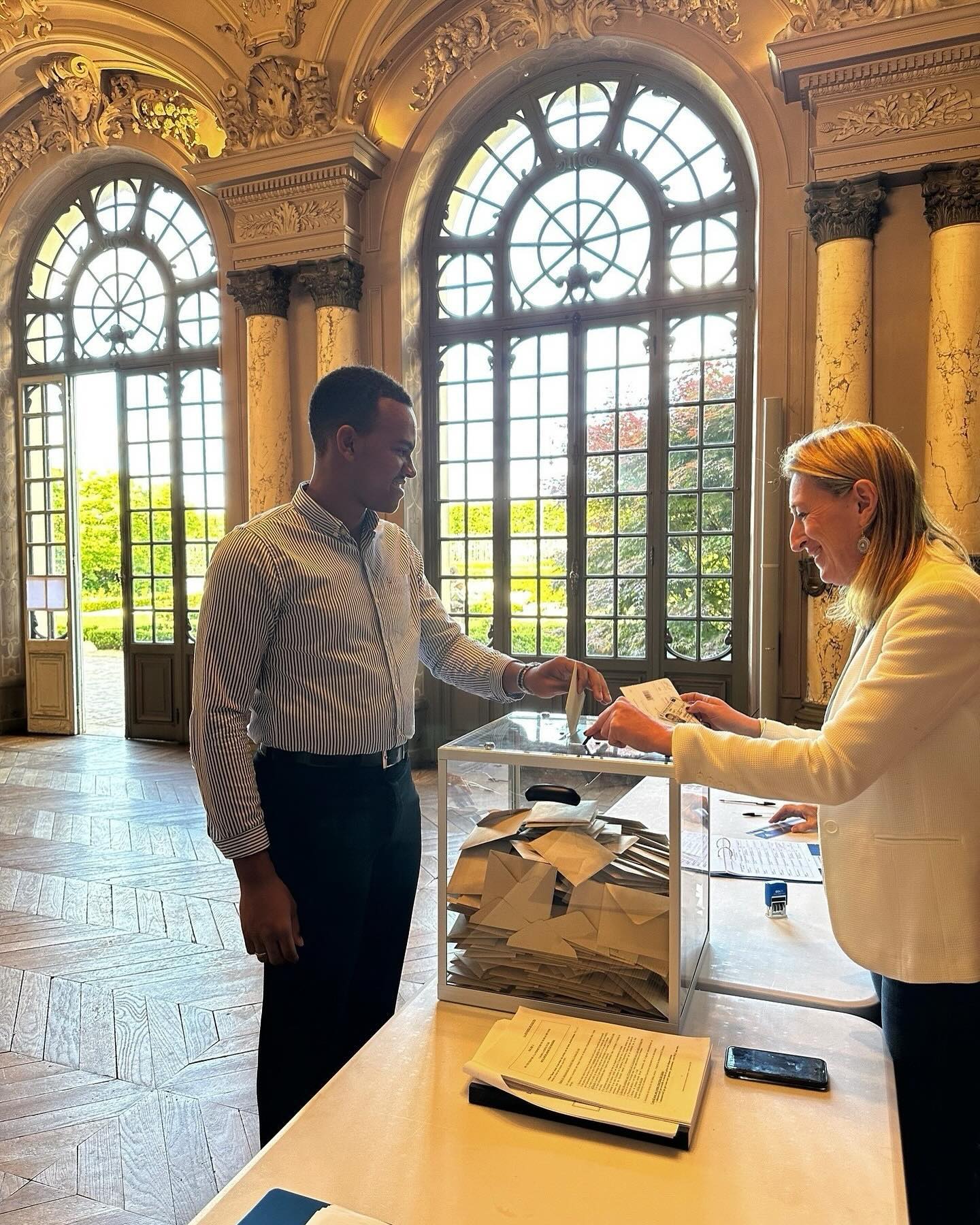 A voté ! 🗳️🇫🇷
Profonde reconnaissance envers les présidents, les assesseurs, les scrutateurs, les agents communaux, les bénévoles et tous les acteurs qui permettent à chaque citoyen d’exercer son droit de vote dans les meilleures conditions.
Merci.
#législatives2024