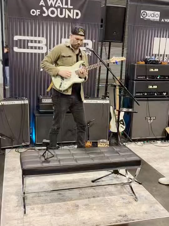 It was so great to meet and hang out with so many great people at the @thenammshow last weekend! I attended with the folks from @3rdpoweramps and @guitars_net and couldn’t have asked for a better crew!
As someone who’s lived in Minneapolis/St. Paul for the last 17 years, I have to admit that it was bittersweet. My community, neighbors, and friends back home were on my mind the entire time I was in LA. If Minneapolis has been on your mind too then please head to the @standwithminnesota website to help out in any way you can 💜💜💜 #minneapolis #minnesota