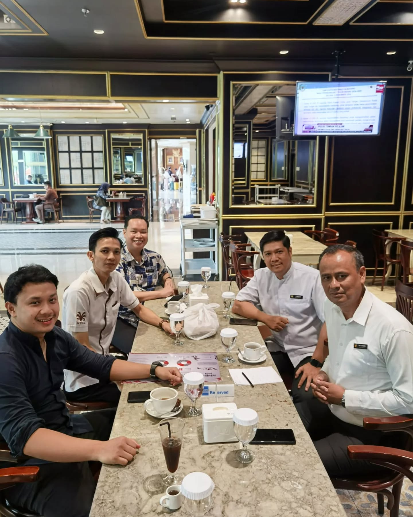 Terima kasih Myko Hotel & Myko Cafe untuk 2024 kita harumkan 2025 dengan lebih mantap lagi ☕️
@hotelmykomakassar