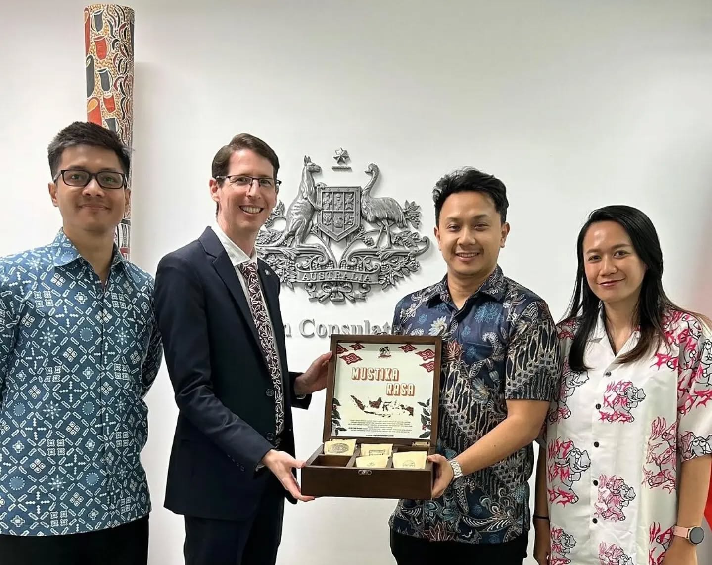 Mustika Rasa Coffee Collection. Pilihan kopi terbaik Indonesia termasuk Kopi Bali, Kopi Sumatra dengan profile Decaffeinated, Kopi Rempah dengan 7 rempah Indonesia dan masih banyak lagi pilihan lainnya.
Foto oleh @konjenmakassar 🙏