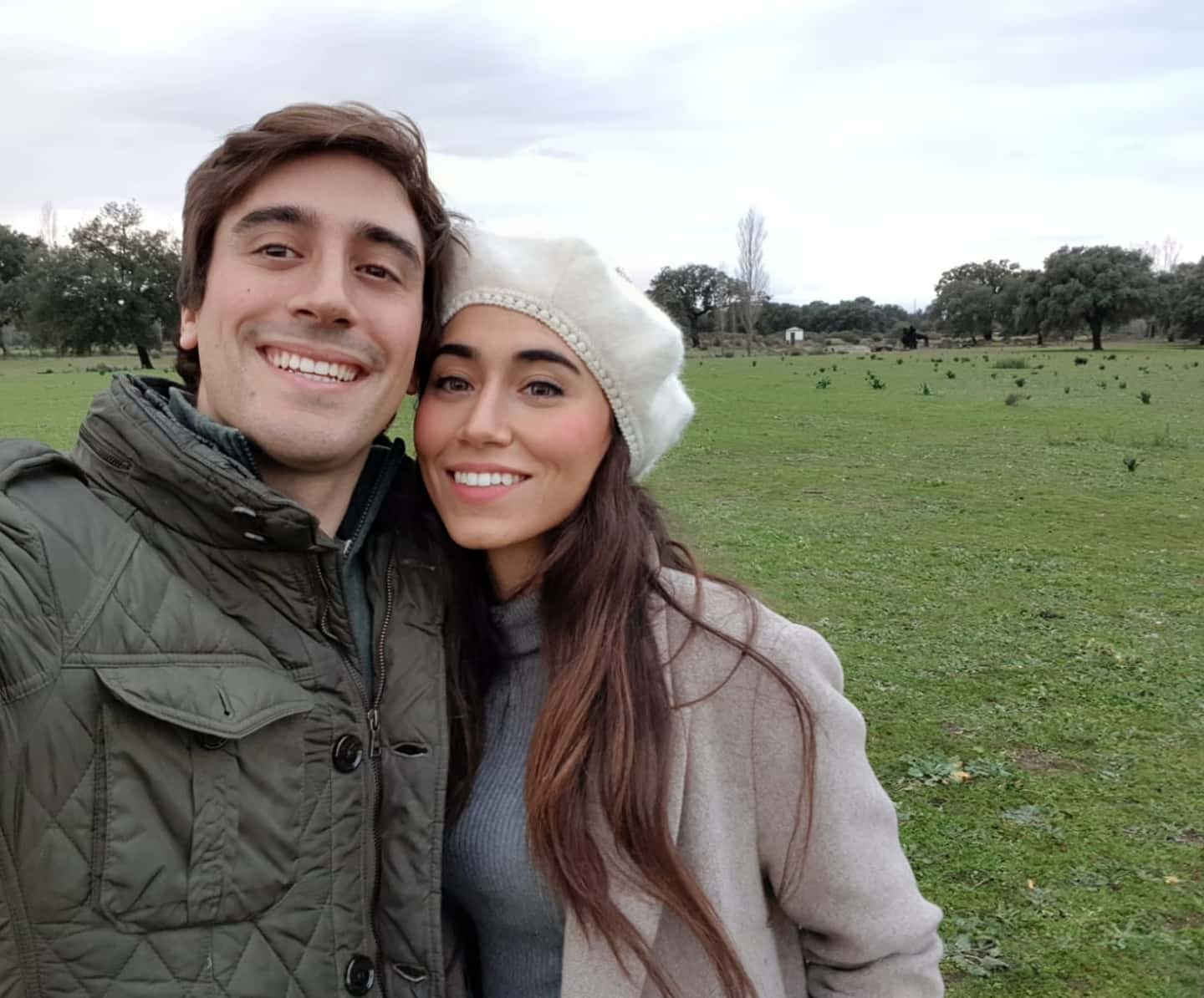 👫.....🌳🌳....🐿🐿