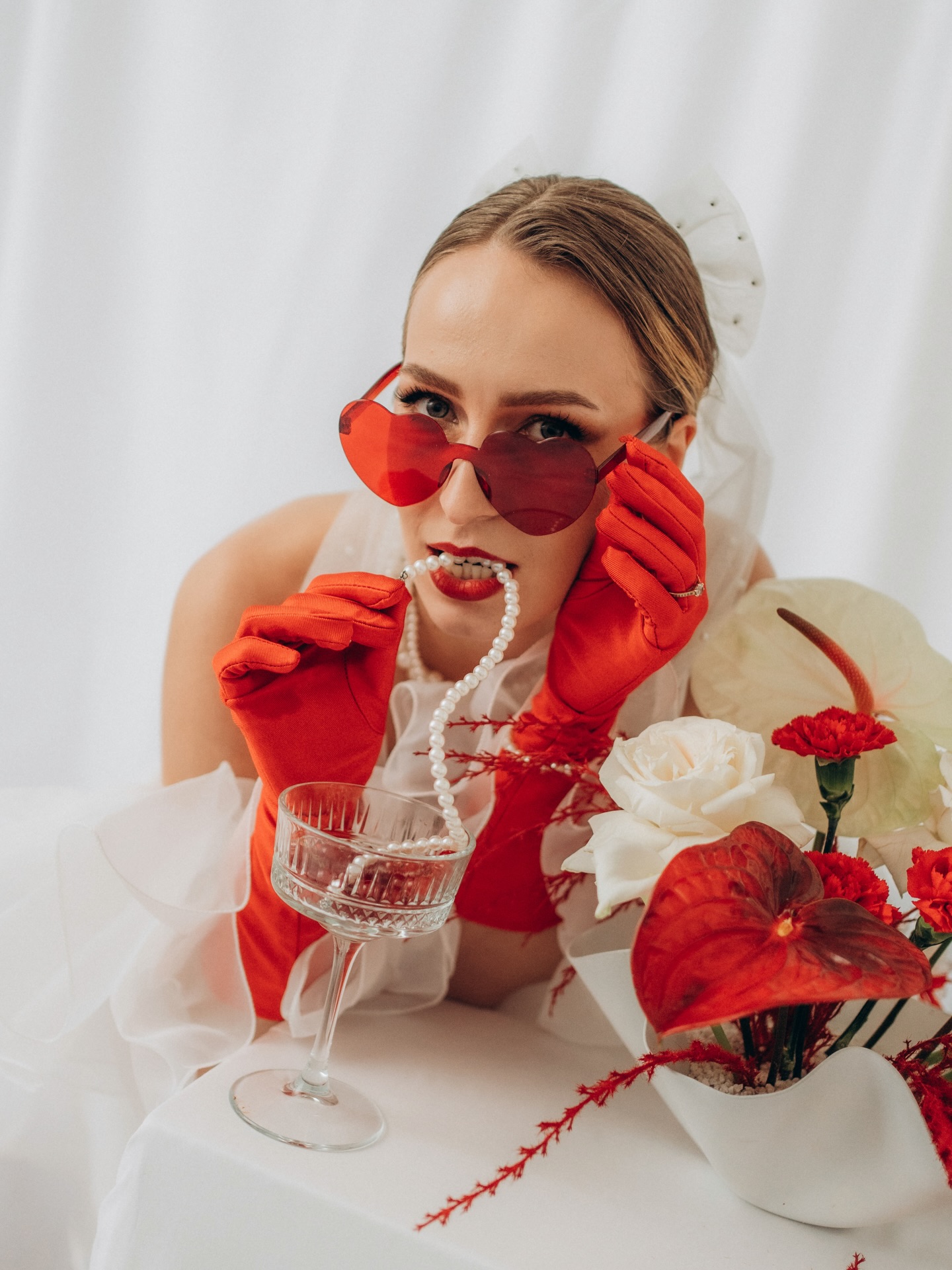 Minulý rok jsme fotili tenhle spicy valentýnský editorial a já se k němu moc ráda vracím. 🌶️🌶️
-
Modelové: @natalie_cirusova pavelcirus_
Muah: @_sarkaradova
Květiny: @amoris.cz
Tiskoviny: @vs_veronikaseverova
-
#weddinginspo #weddingphotography #svatebnifotograf #svatebniinspirace