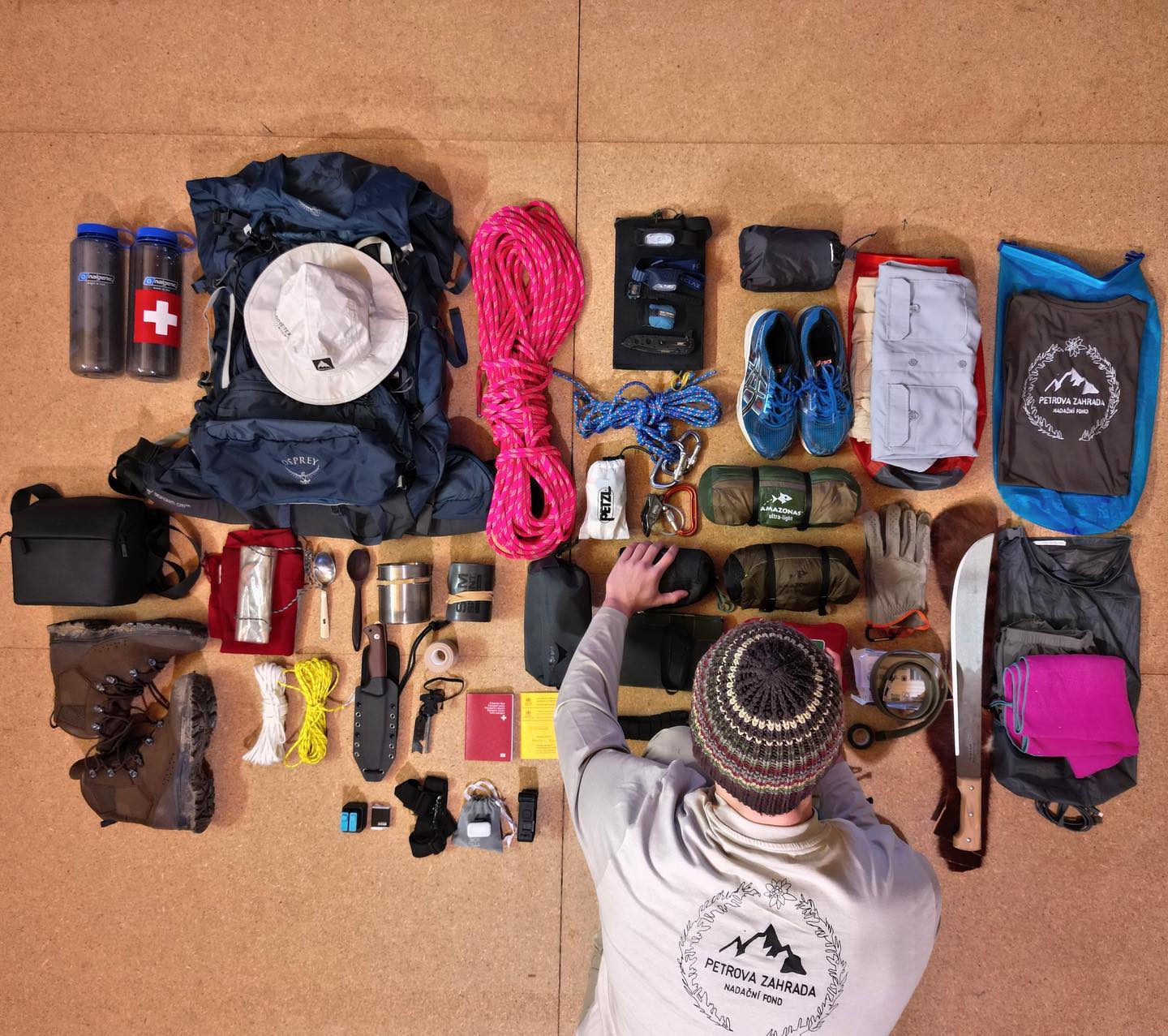 Grand merci à Petr’s Garden « Petrova Zahrada » , une fondation tchèque qui soutient les personnes ayant perdu un proche en haute montagne, c’est ce sponsor qui rend cette aventure possible.