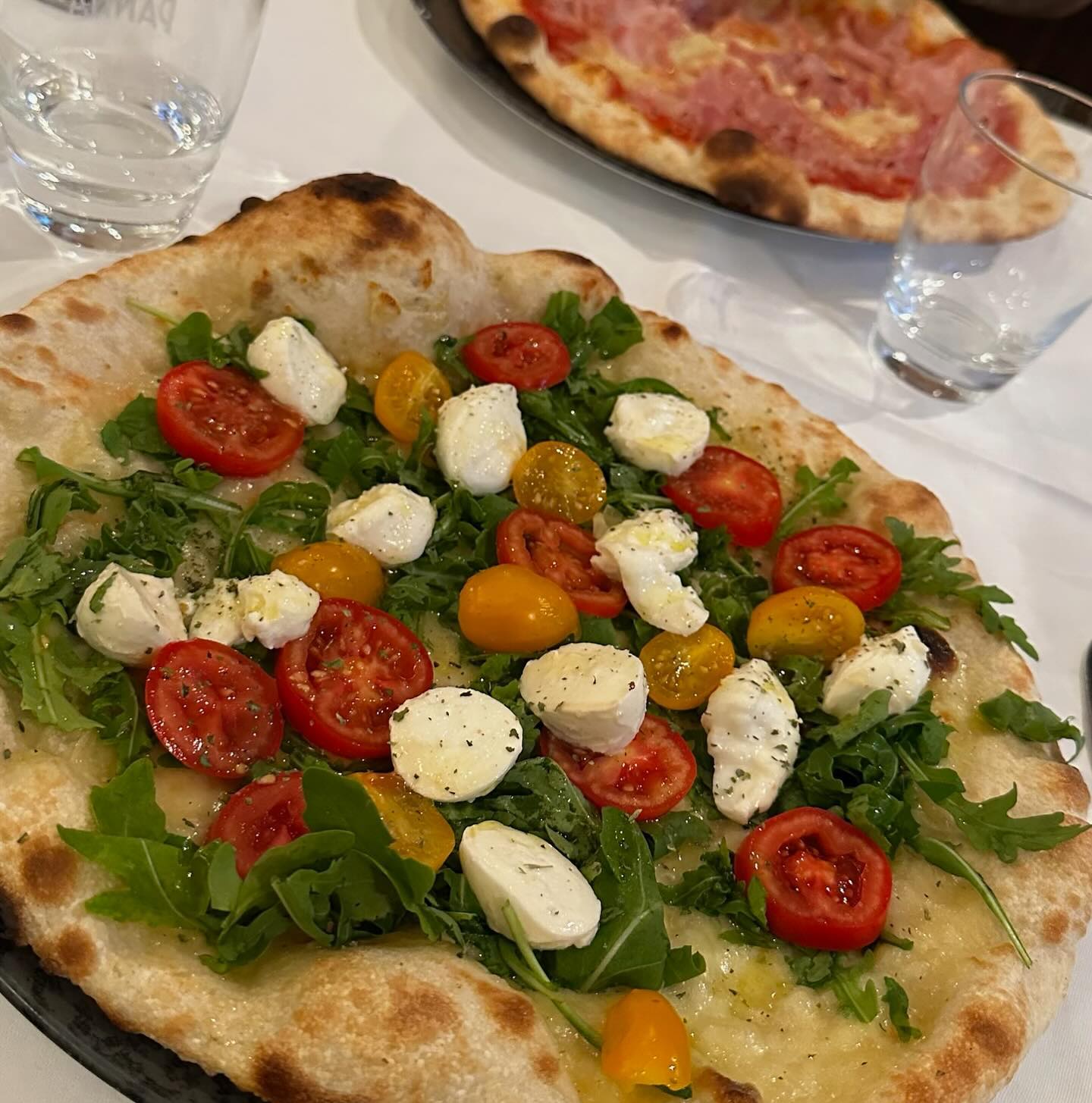 Die einfachen Dinge sind die Besten! 🥰
#tuttipazziperlacucina #restaurantmünchen
#geheimtippmünchen #italianfoodmunich #lacucina #münchen#pizzapastaandmore #munich