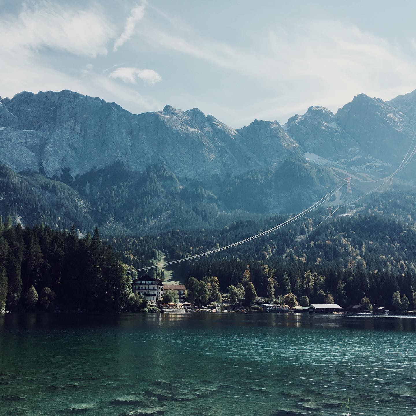 Was soll ich sagen, ich will mal wieder Sommer.
.
.
.
.
.
#bayern #hiking #eibsee #wanderlust #lovethealps #wandernohnegepäck #lovenaturesbeauty #sommerausflug2019 #fernsicht #fernweh #bavarianalps #mountains #zugspitze #garmischpartenkirchen