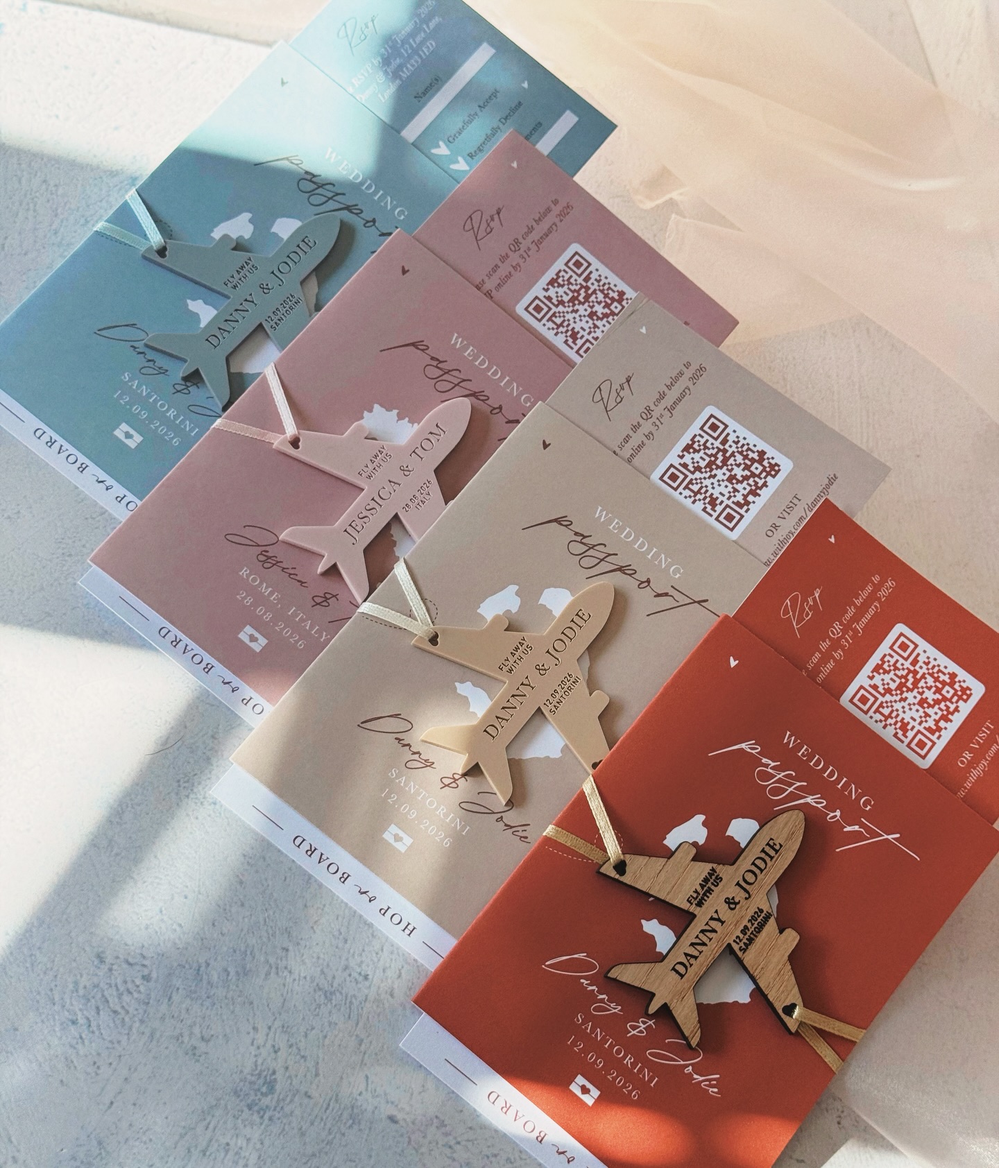 CREATE YOUR PERFECT INVITATION SUITE 💌
Pick and choose exactly what you need while staying within your wedding budget. Stick to the essentials or add optional extras to personalise your package in your own unique way✨
Here are some examples of optional extras:
🎨 bespoke design
🏛️ watercolour venue illustration
✨ metallic foil printing
✉️ printed envelopes
✈️ acrylic or wood planes
💌 envelope liners
🔹 various ribbon colours
📝 RSVP cards
View my online pricing brochure at paperflore.co.uk/passportinvitations Find a clickable link on my page ➡️ @paperflore.uk
🌍 WORLDWIDE SHIPPING
Becci x
#destinationwedding #weddinginvitations #passportinvitation #destinationweddingitaly #destinationweddings