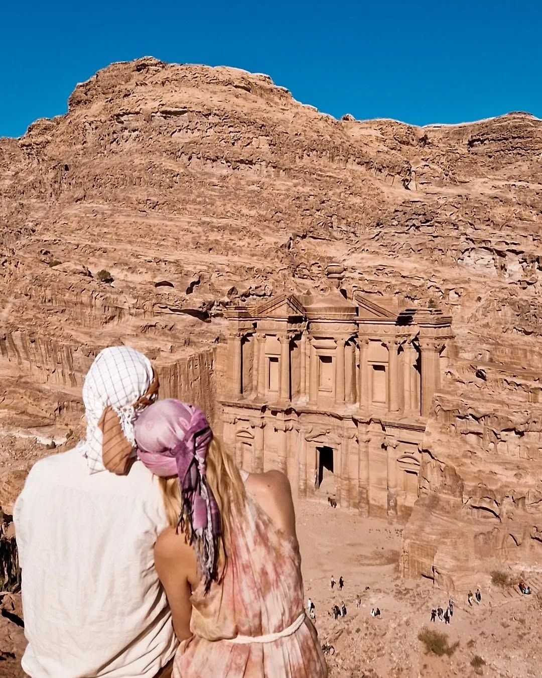 𓋹 Nous prenons un petit temps de repos pour les 2 ans d'Ozâme.
De nouvelles portes vont bientôt s'ouvrir... 𓋹
STAY TUNED
🕯
__
#yogaspirit #yoganancy #maisonholistique #ozskola #schoolofectasy #ozamebirthday #2yearsinmotion