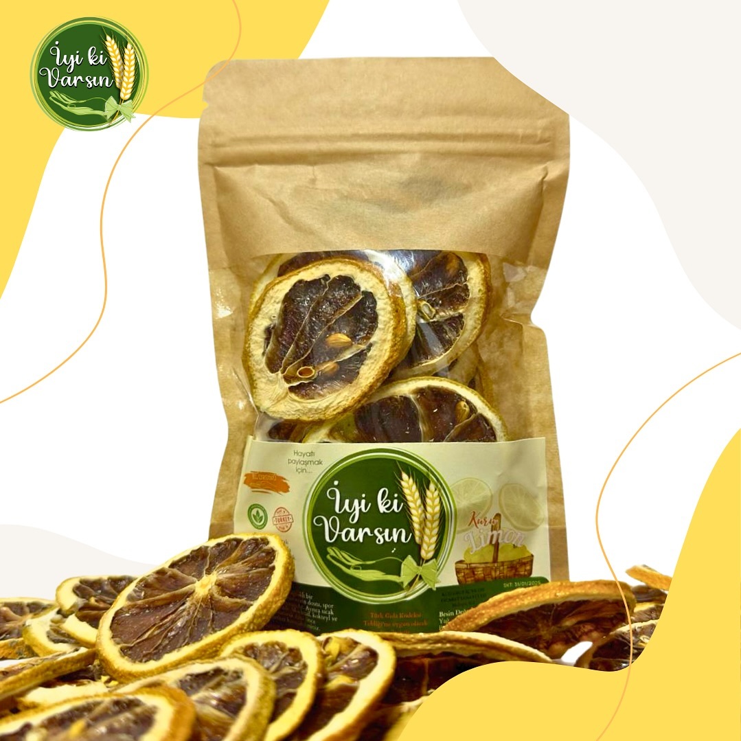 🍋Limon Kurusu, hasat mevsiminde dalından taze olarak toplanan limonların, gıda güvenliği standartlarına uygun kurutucu fırınlarda işlenmesiyle üretilen aromatik bir üründür.
#iyikivarsinco #iyikivarsin #limon #limonkurusu #kurumeyve #doğal #doğallık #dalındanmeyve #meyve #kurugıda #organik