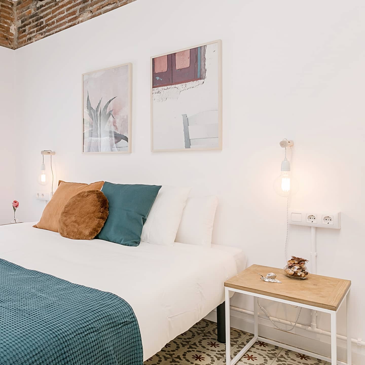 Los espacios tranquilos de colores y mobiliario son los elegidos por nuestros clientes para el descanso. Queremos sentir nos agusto y no tener demasiados muebles en nuestra habitación.. Esa es en general la reflexión que más nos comparten.
Cuál es la tuya?
#homedecor #homestaging #arquiteturadeinteriores #arquitetura #diseñodeinteriores #interiorismoydecoracion #interiorismo #live