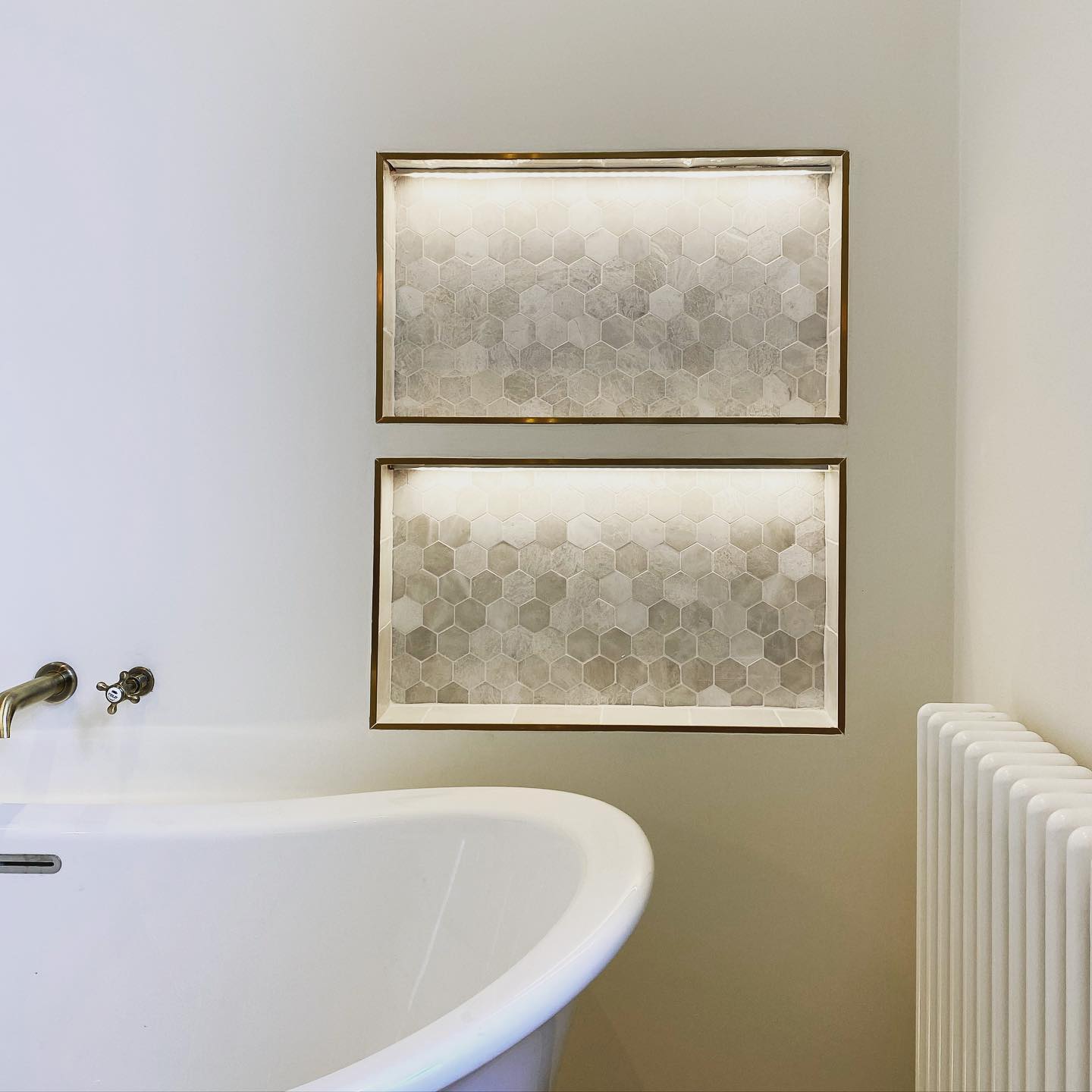 Those little extras 👌
Completed 2022 - #projectgrand
#bathroominspo
#homesforliving
#bathroomgoals
#bespokebathroom
#bathroomtiling
#bathroommarbel