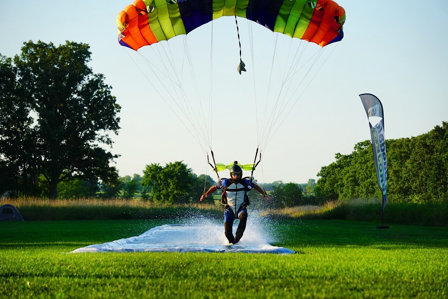 24 days before we are jumping over Lake Champlain! Who is ready to jump this season?! #jumpvsa
.
.
.
#skydive
#vermont
#newengland
#tandem
#swoop